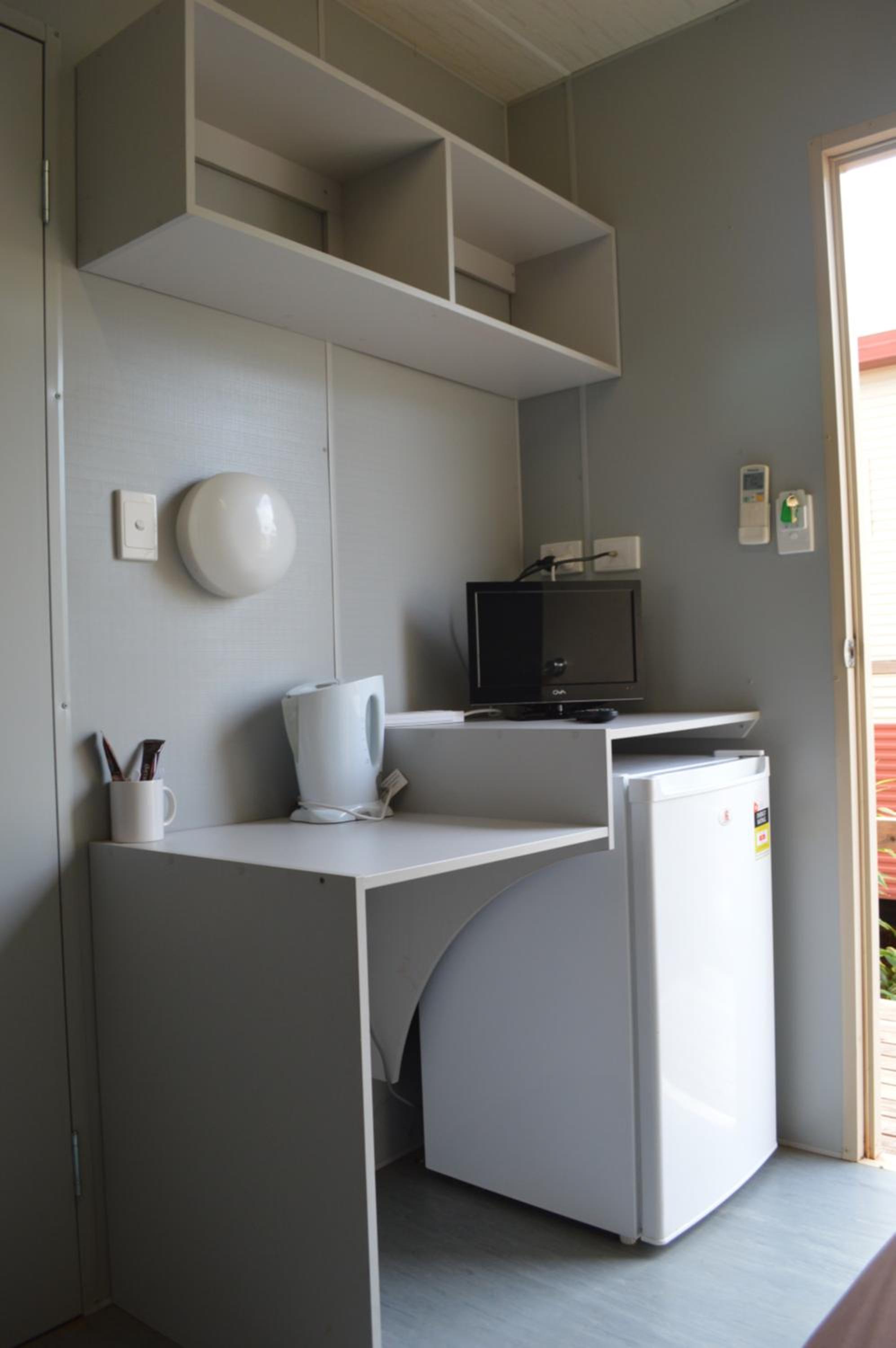 Single Room with Private Bathroom photo 3
