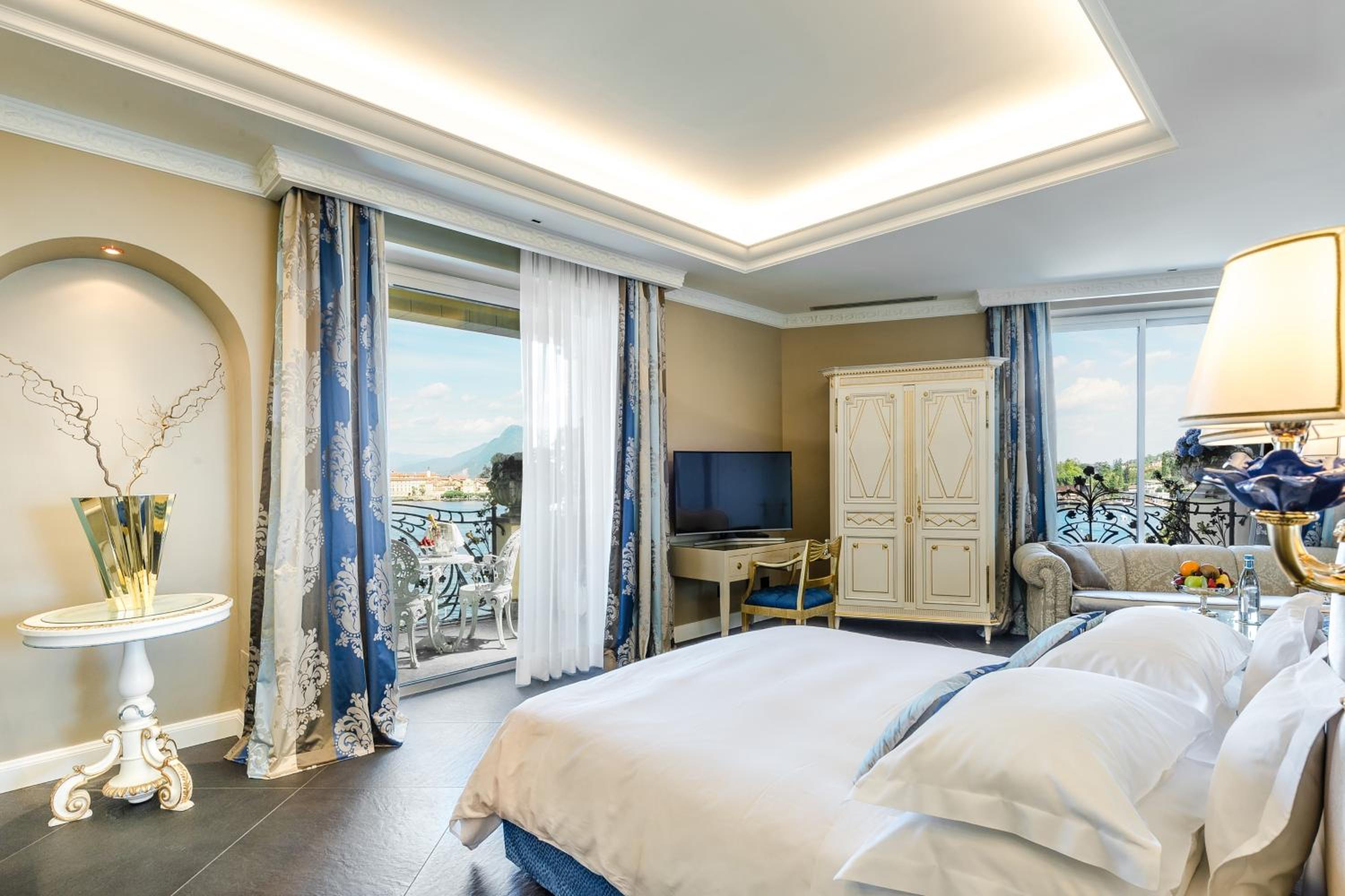 Junior Suite with Lake View - Photo 12