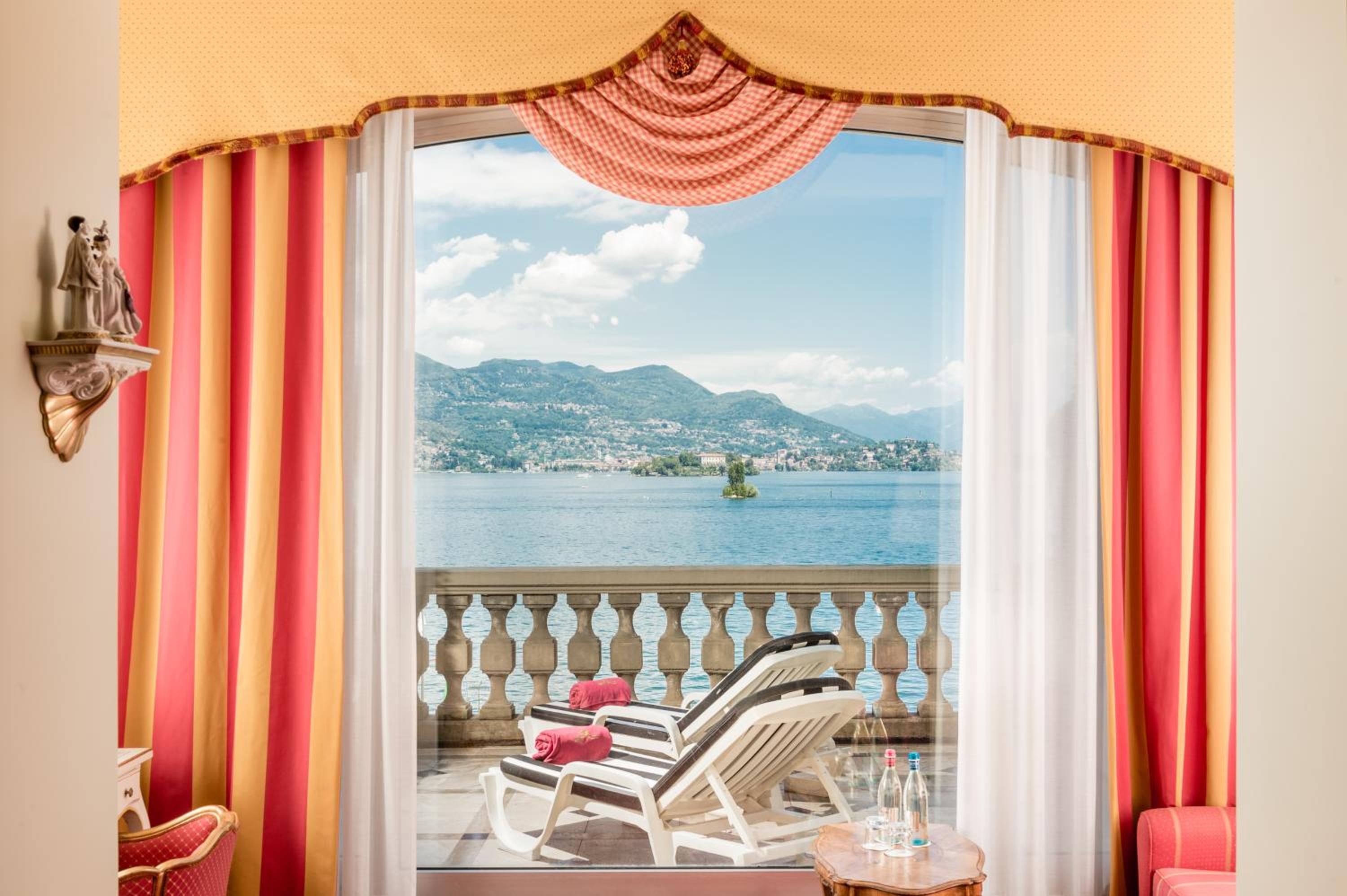 Junior Suite with Lake View - Photo 7