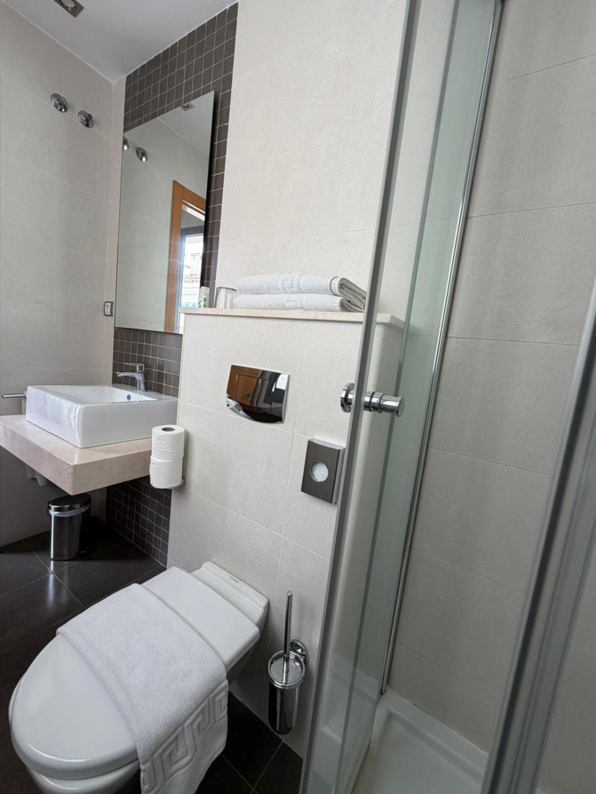 Superior Double Room - Photo 11