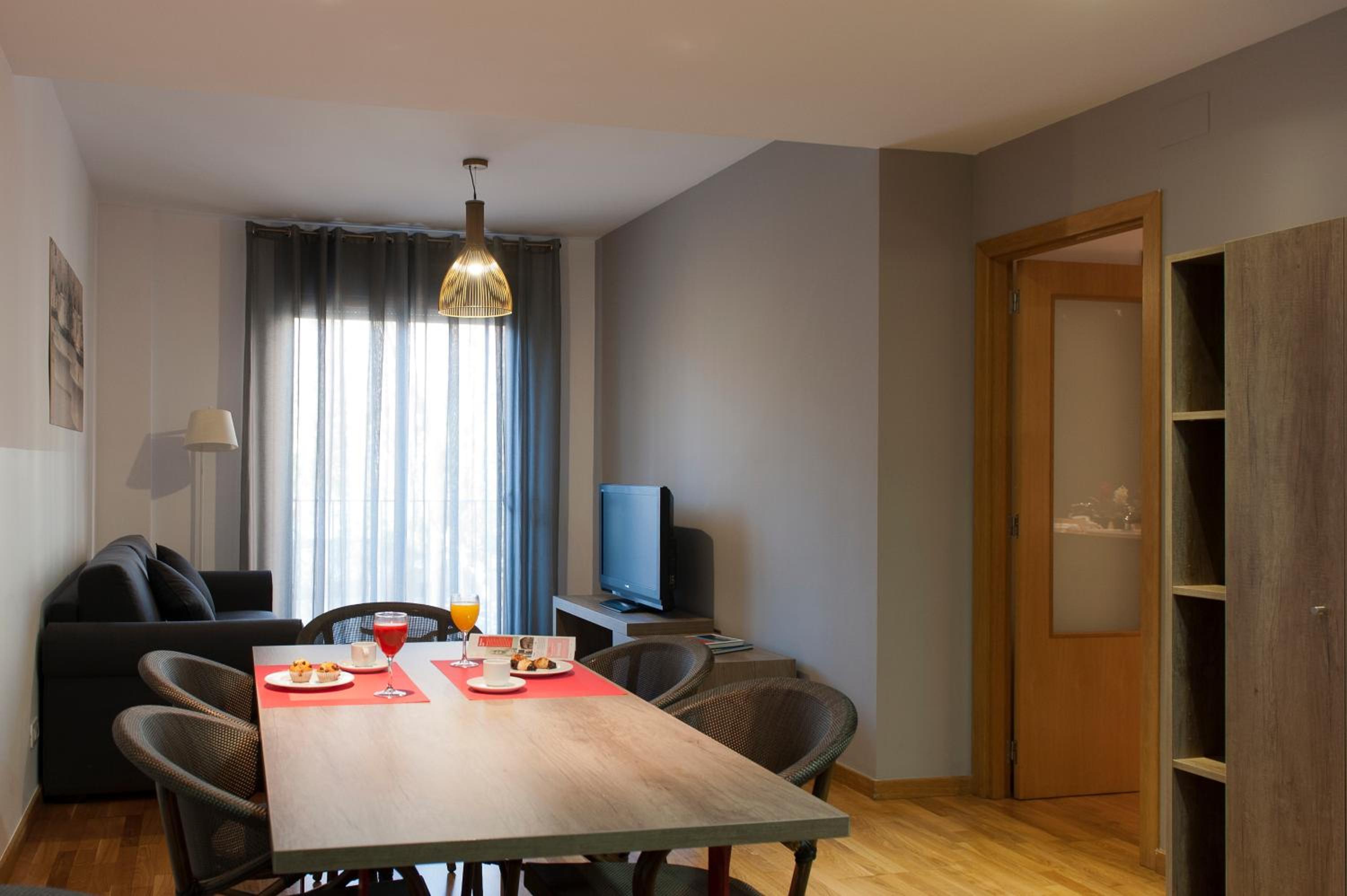 Three-Bedroom Apartment photo 3