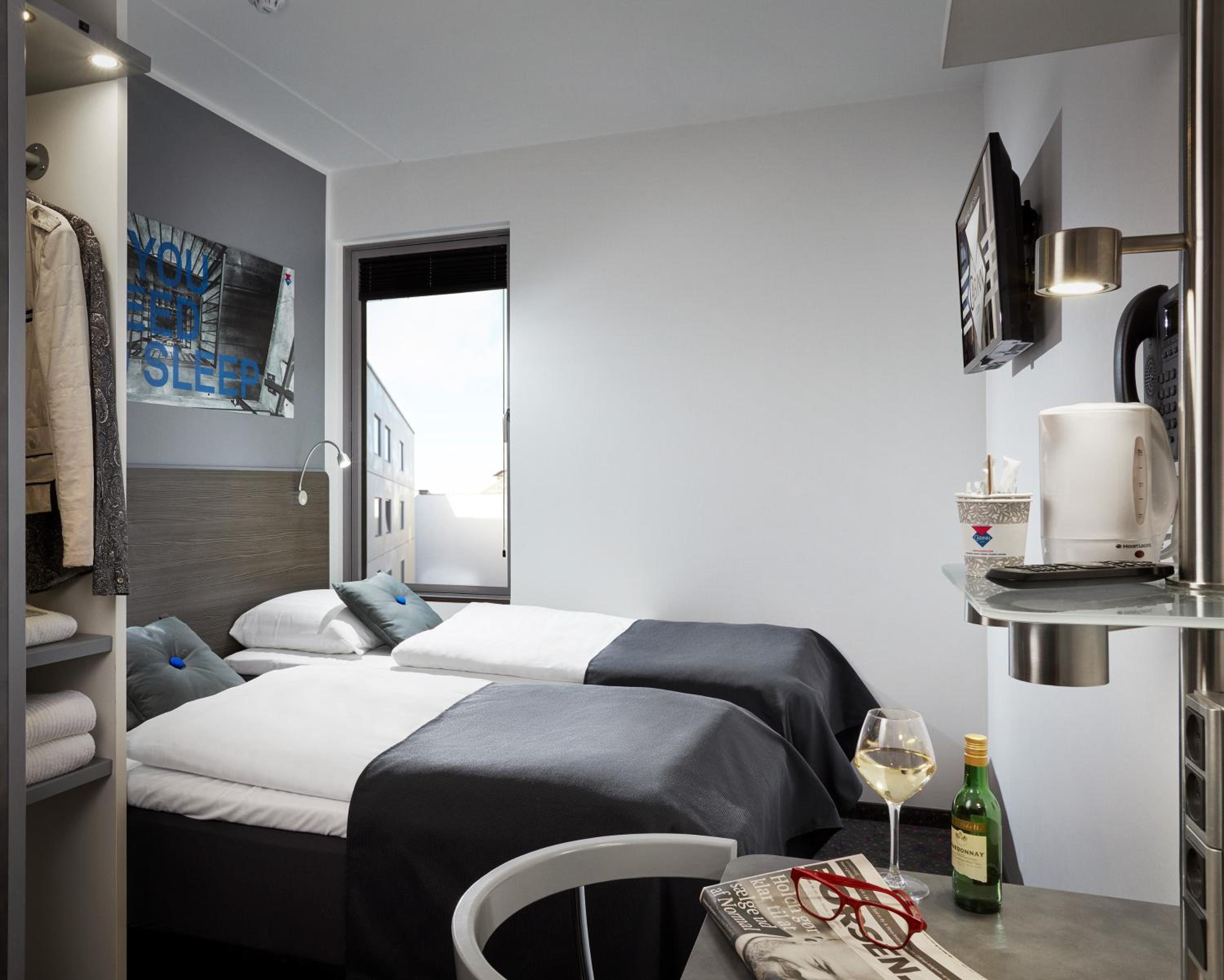Commodore Room