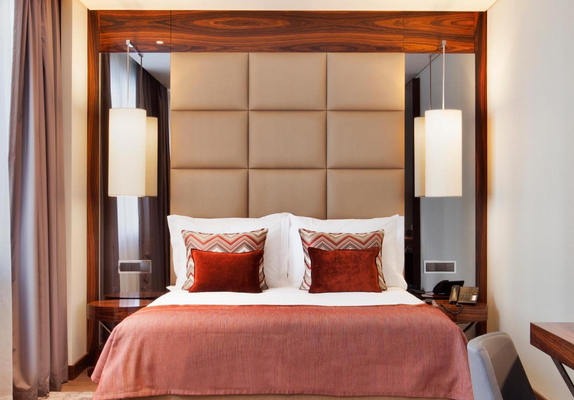 Available room thumbnail 6