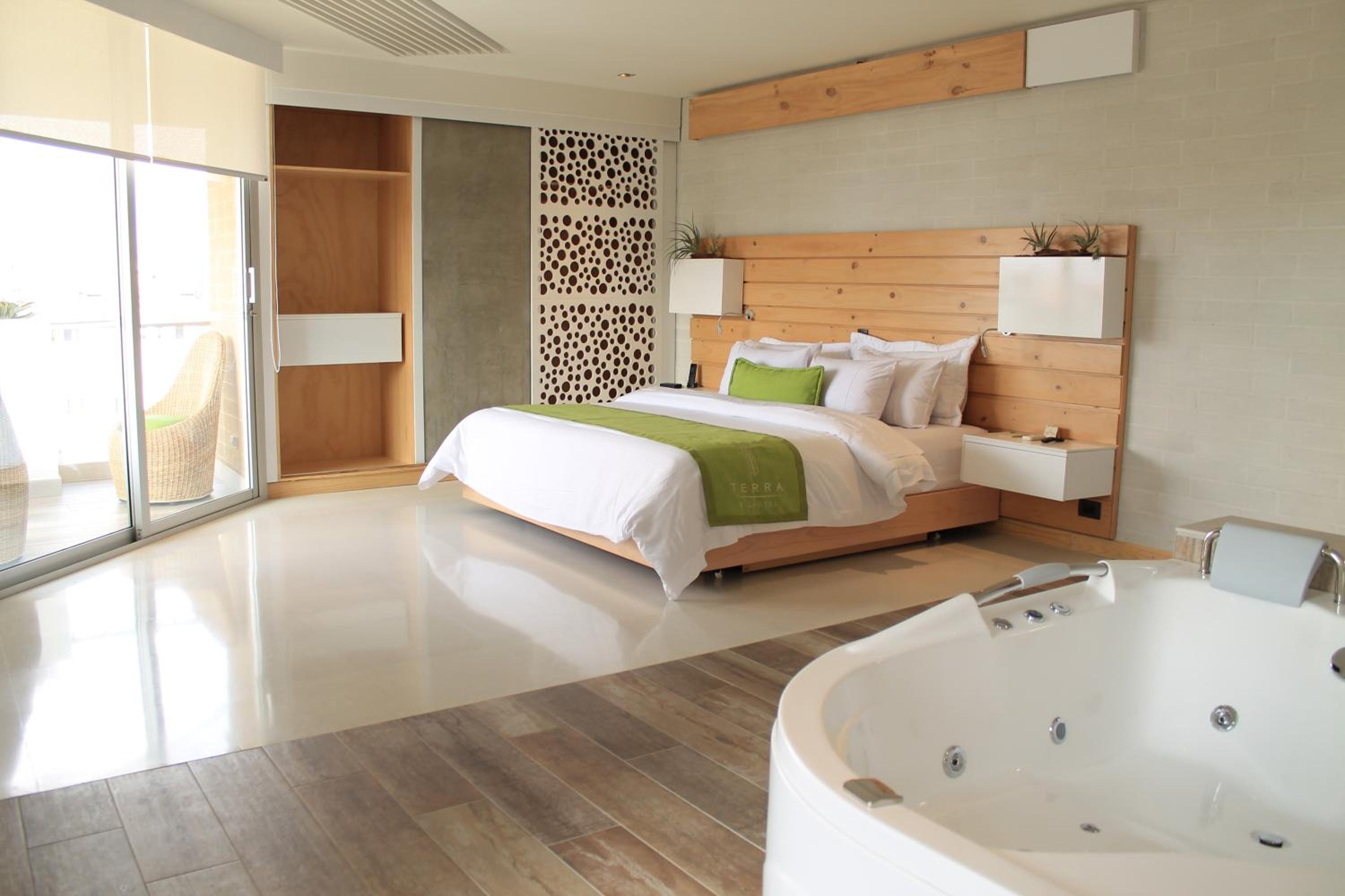 King Suite with Spa Bath photo 2