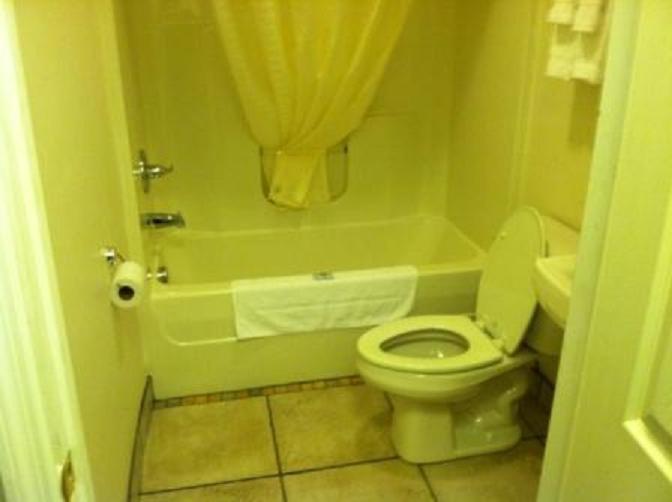 Double Room with Two Double Beds - Non-Smoking photo 3