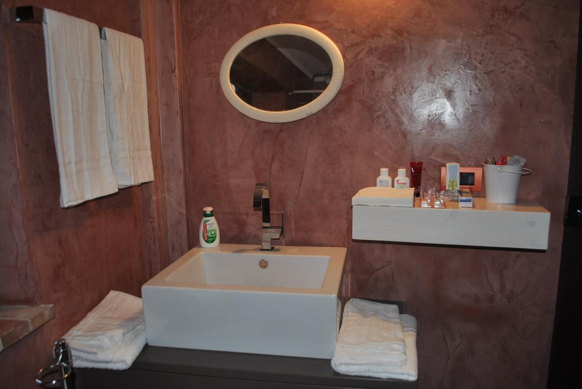 Double Room - Photo 7
