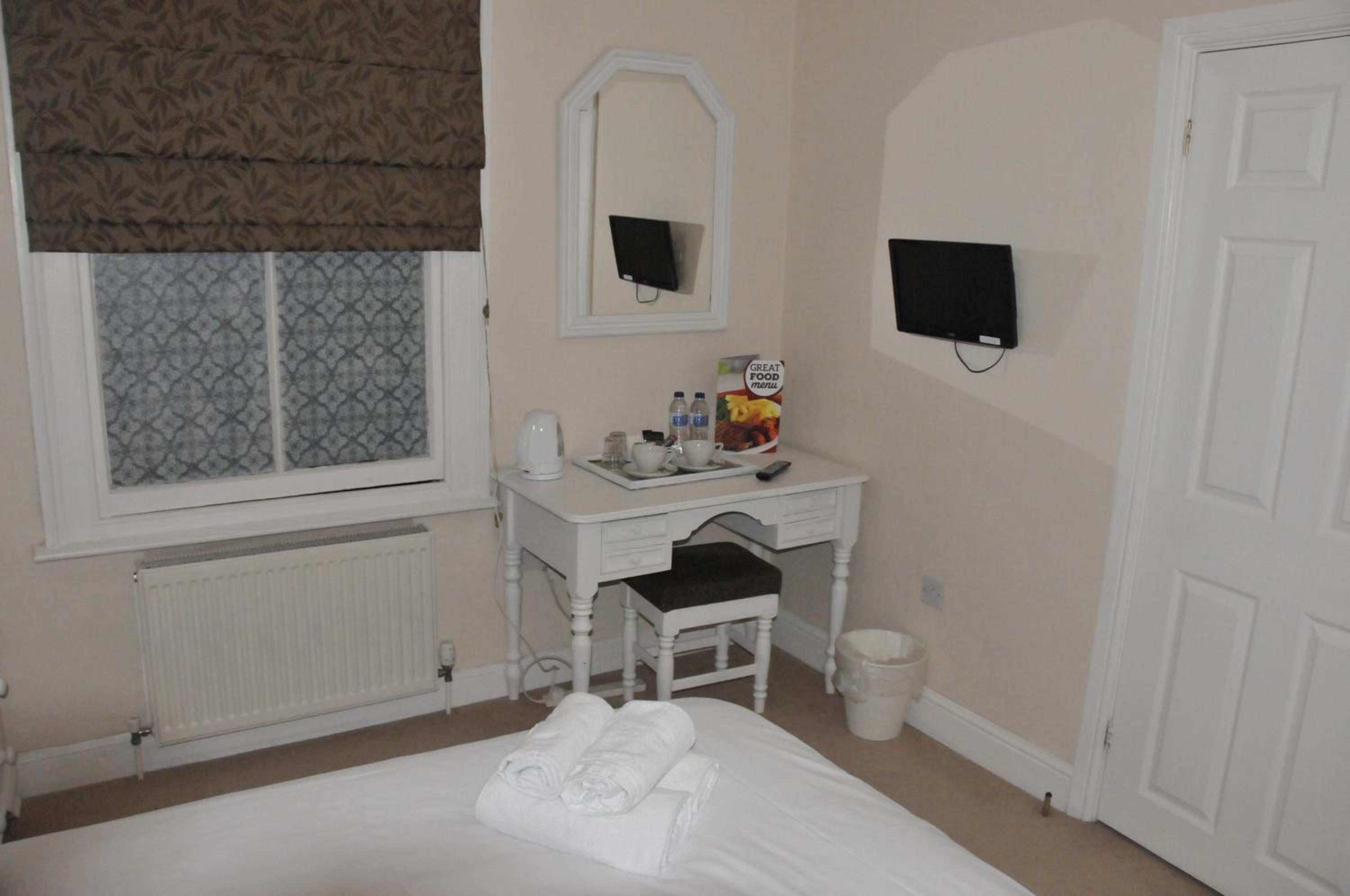 Double Room - Photo 6