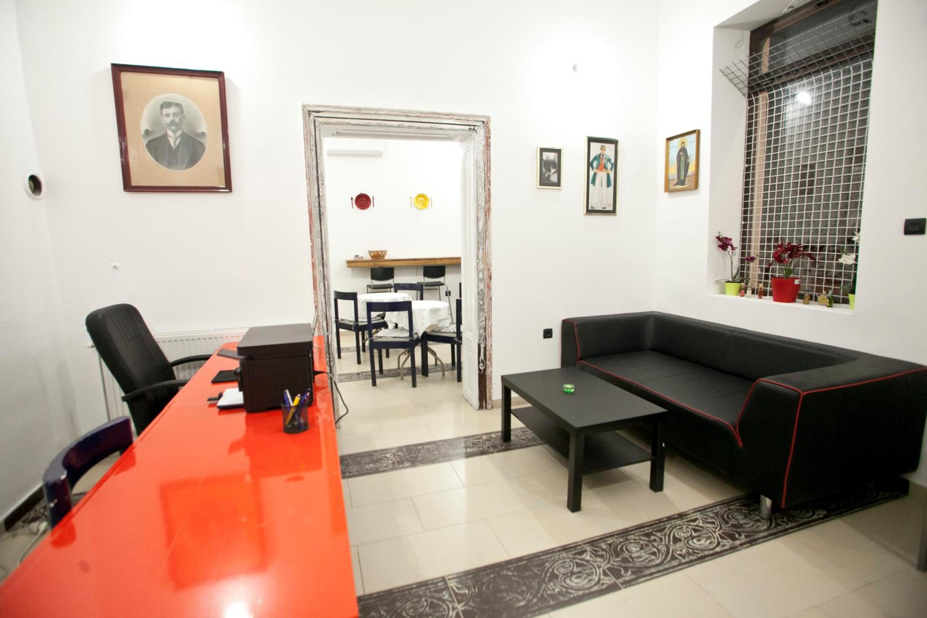 Family Room with Balcony - Photo 7