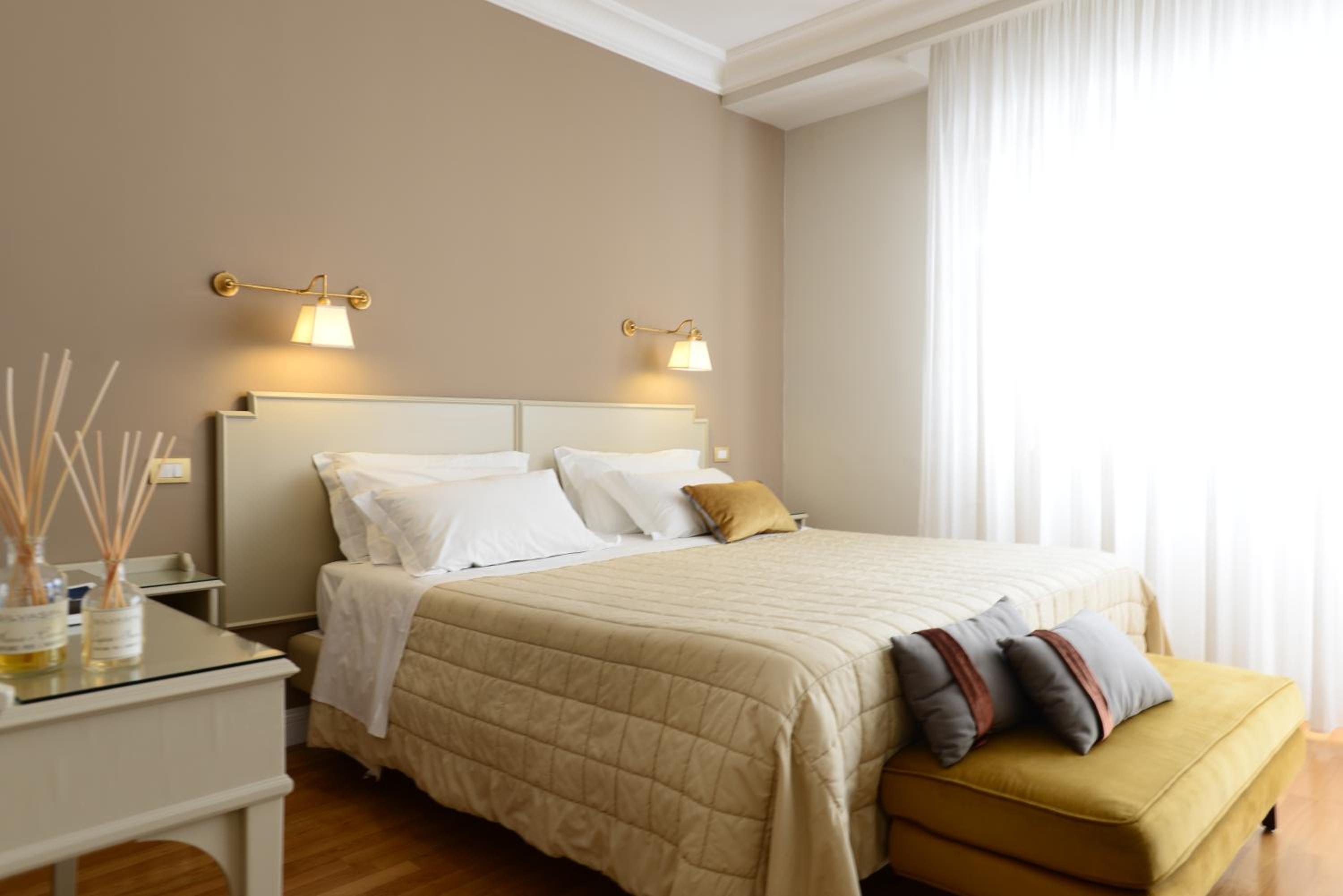 Superior Double Room with Spa Access - Photo 10