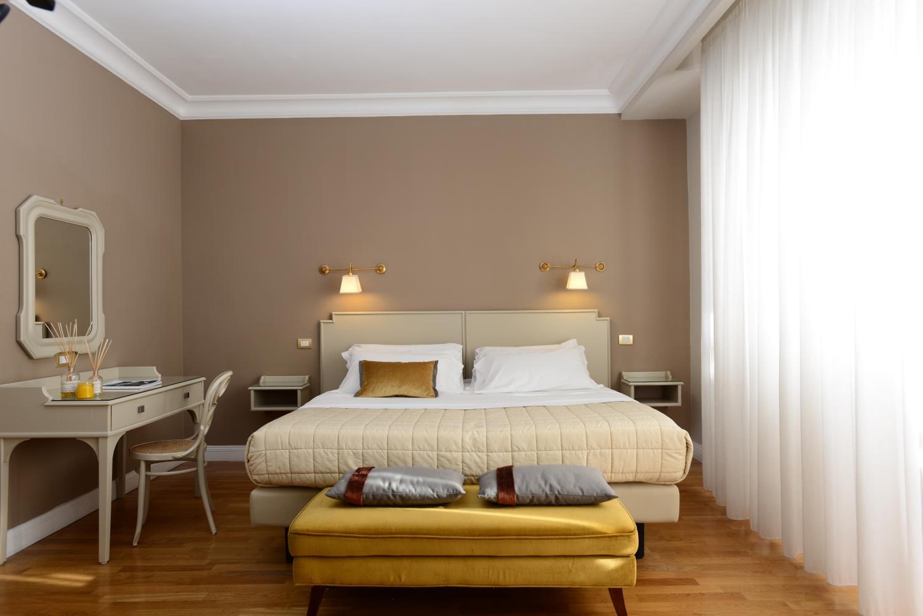 Superior Double Room with Spa Access - Photo 15
