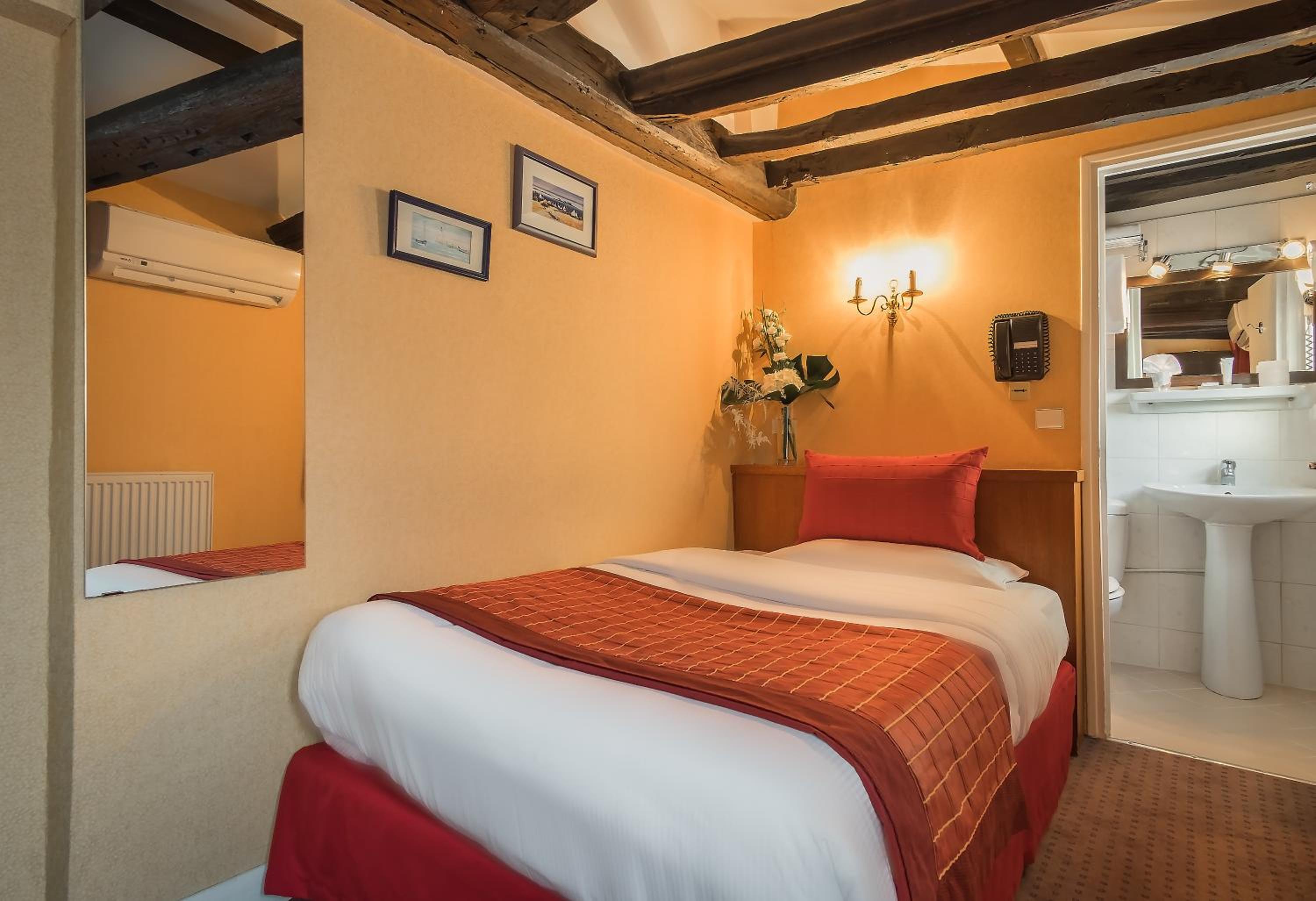 Single Room photo 1