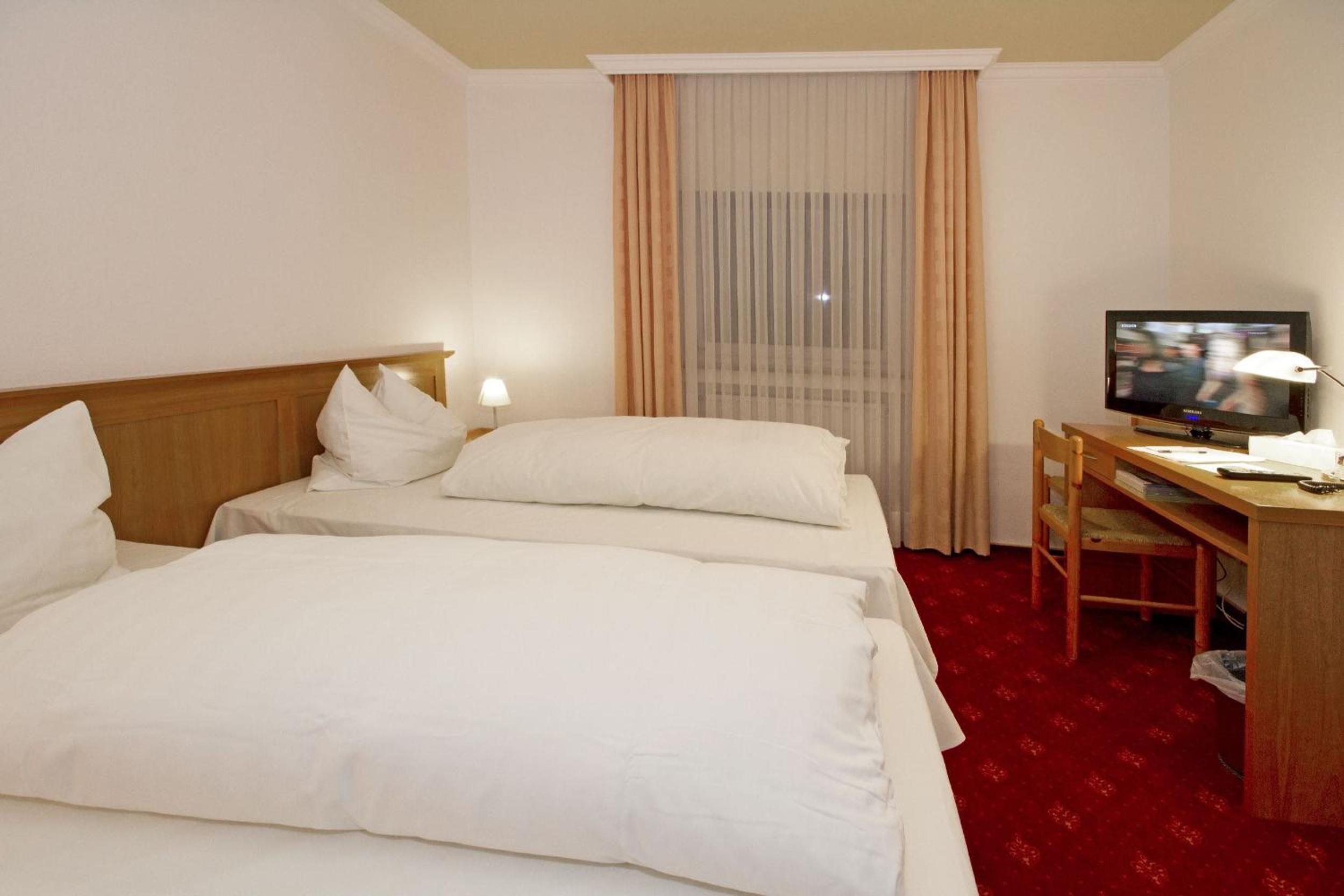Double Room - Photo 15