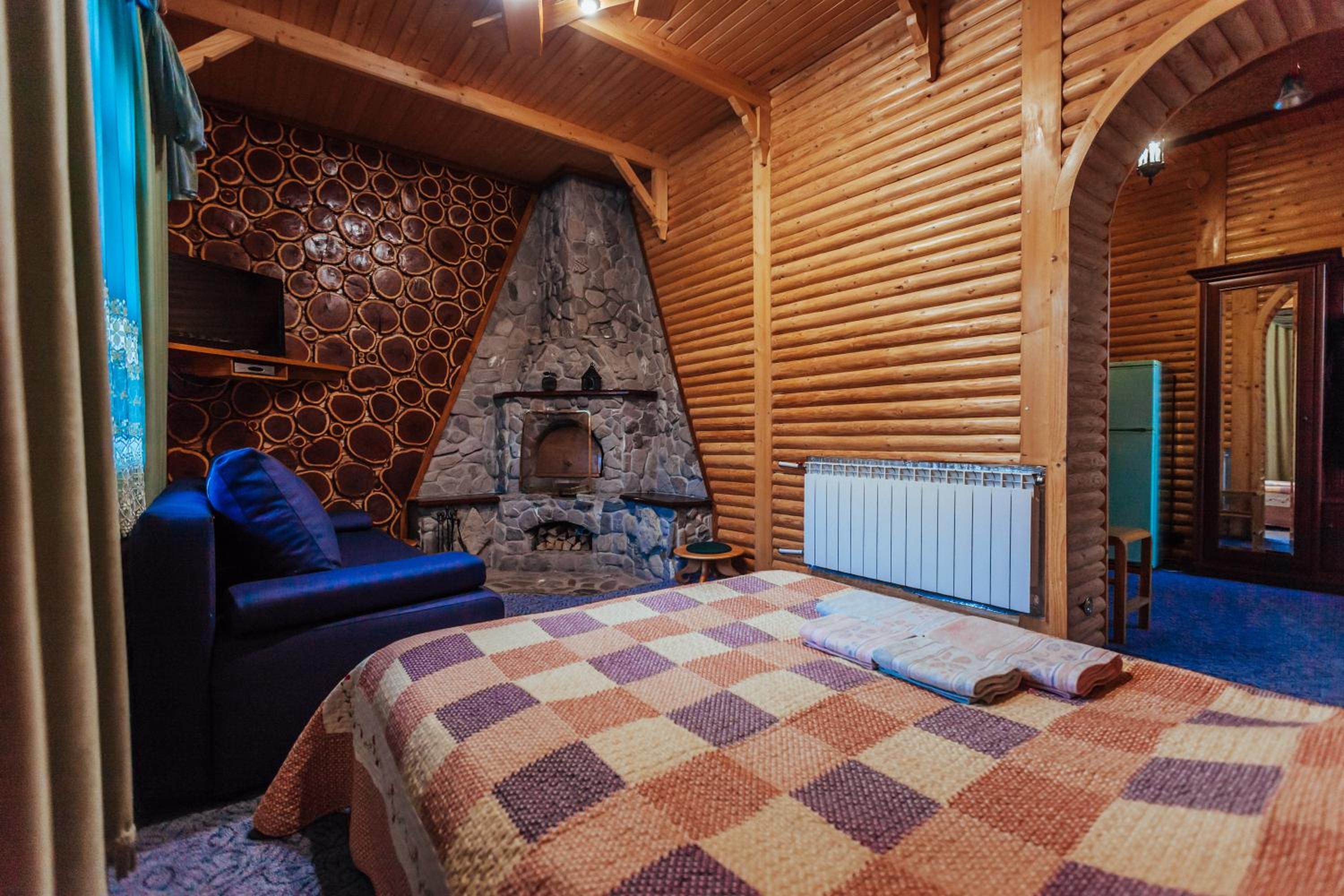Suite with Fireplace photo 2