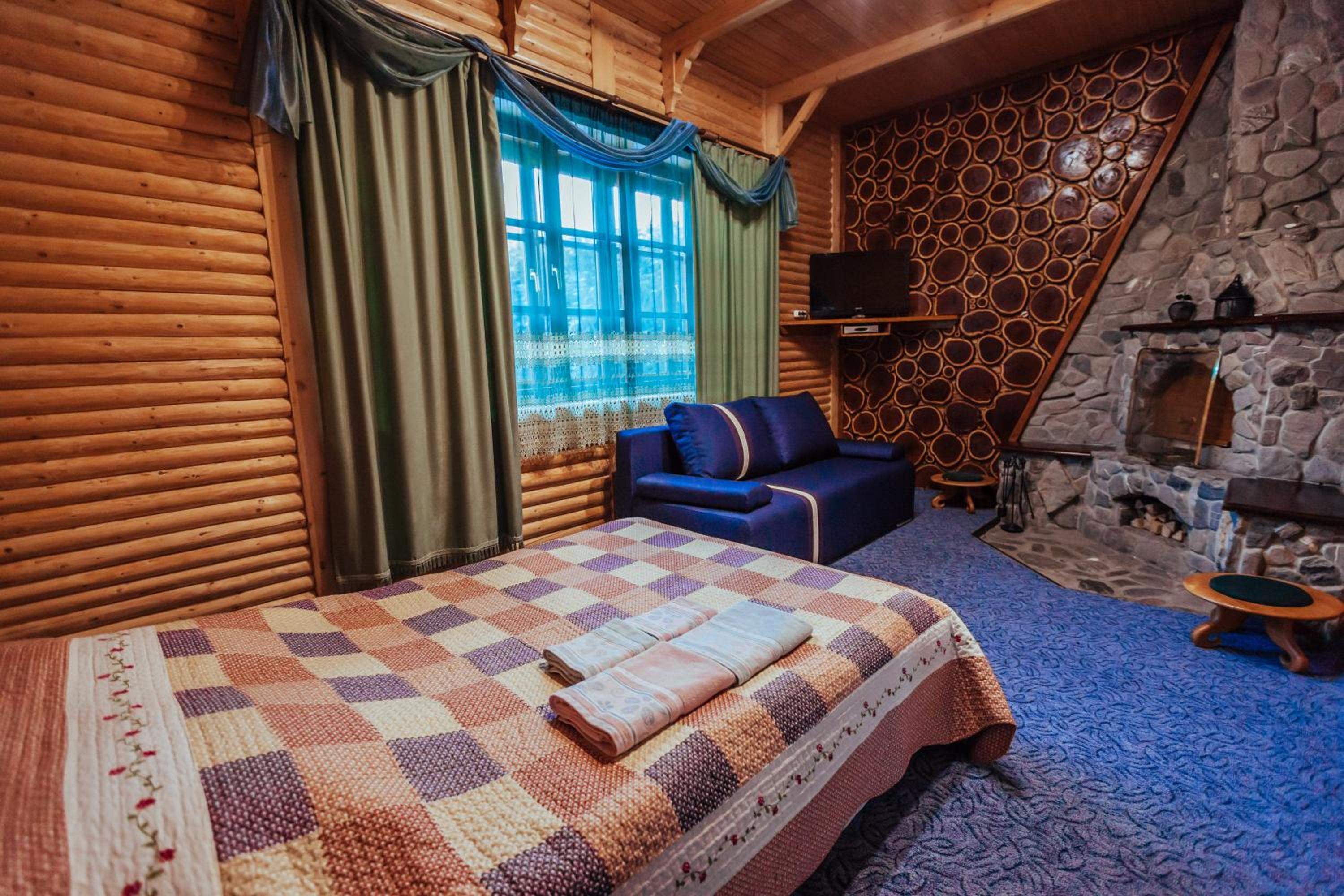 Suite with Fireplace photo 2