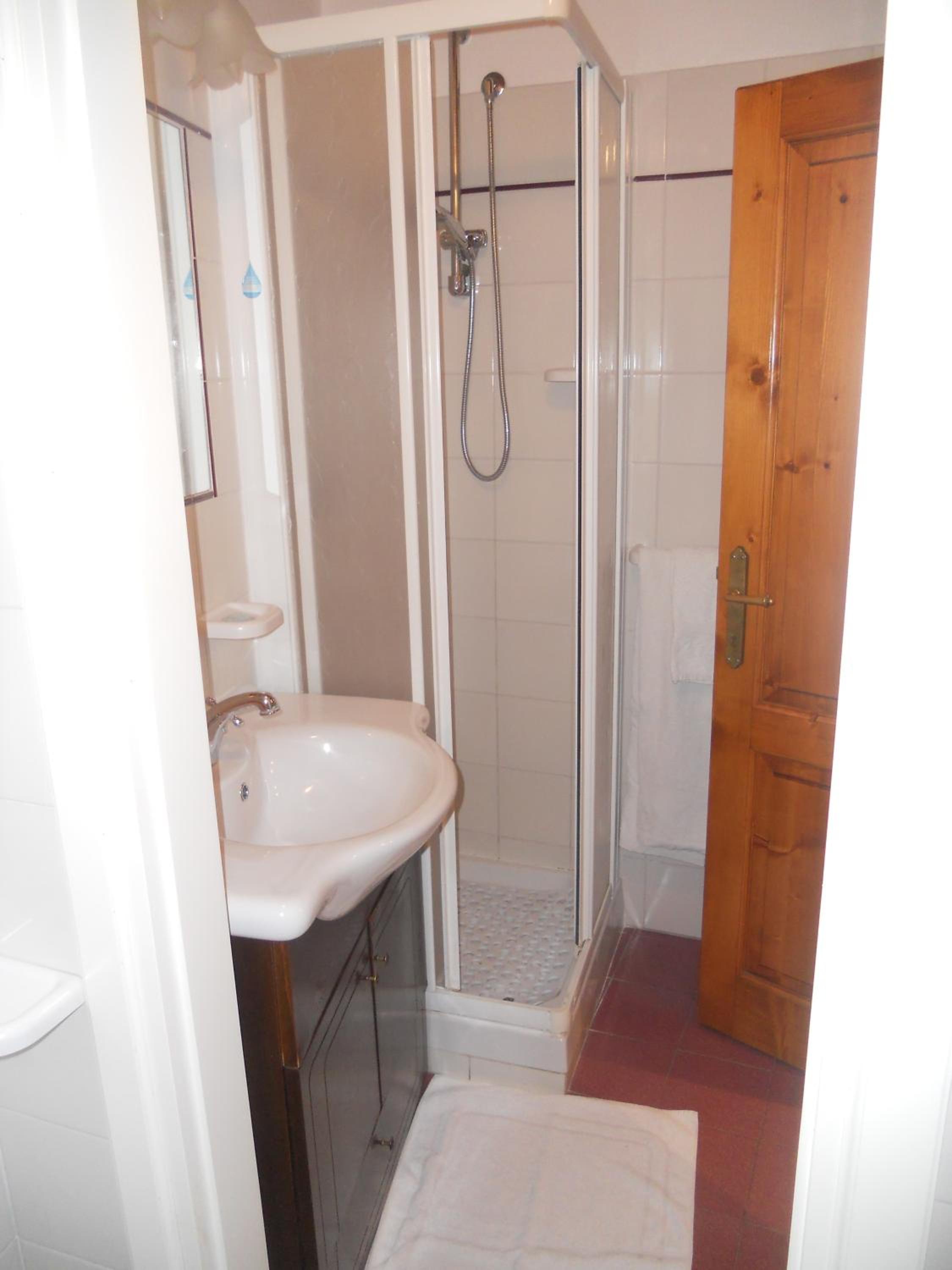 Triple Room - Photo 24