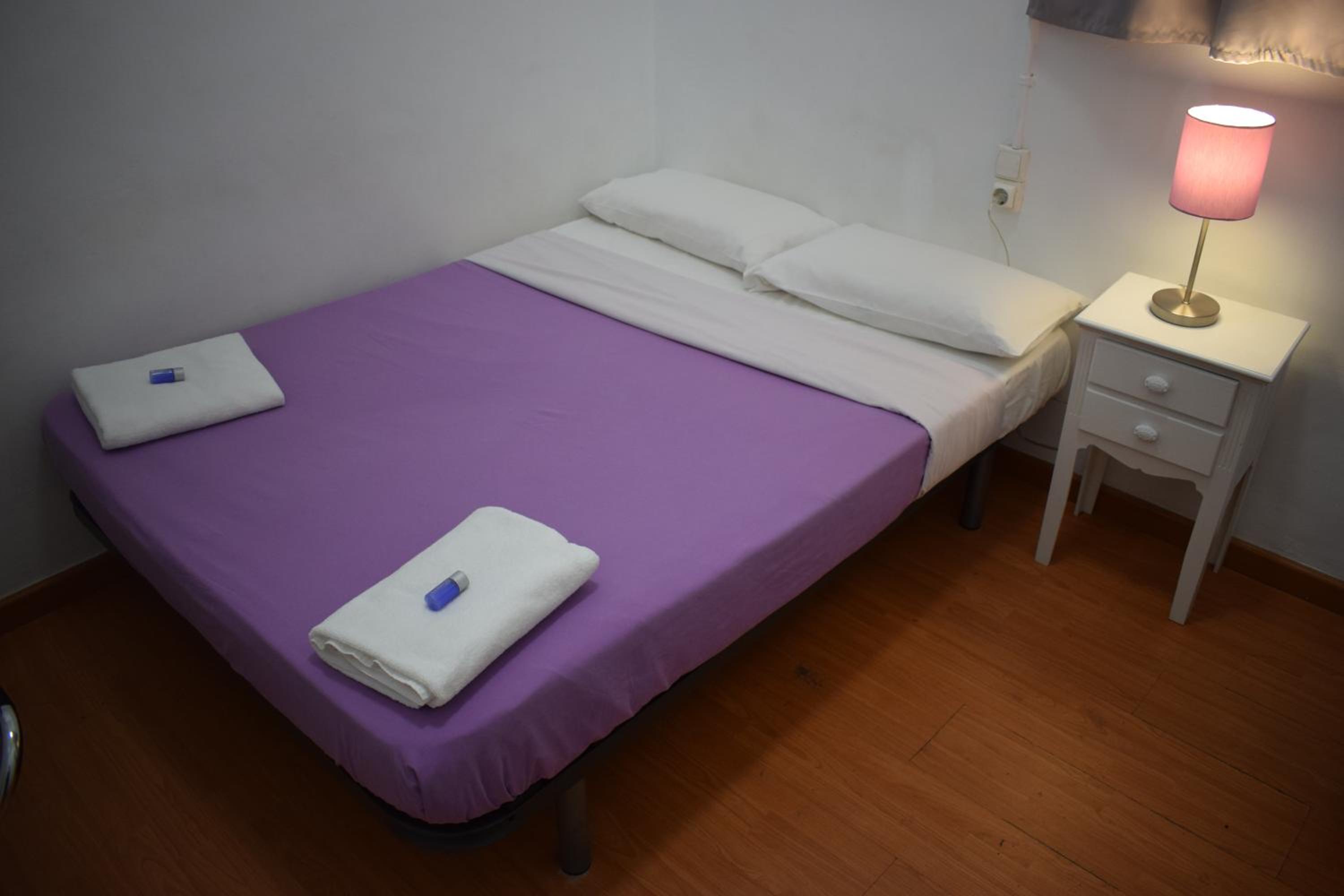 Budget Double Room with Shared Bathroom photo 2