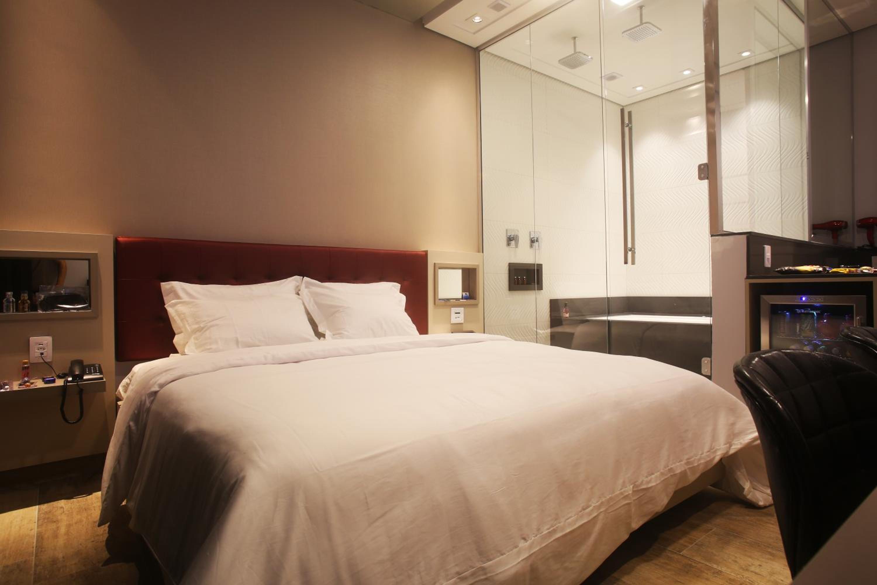 Studio with Spa Bath