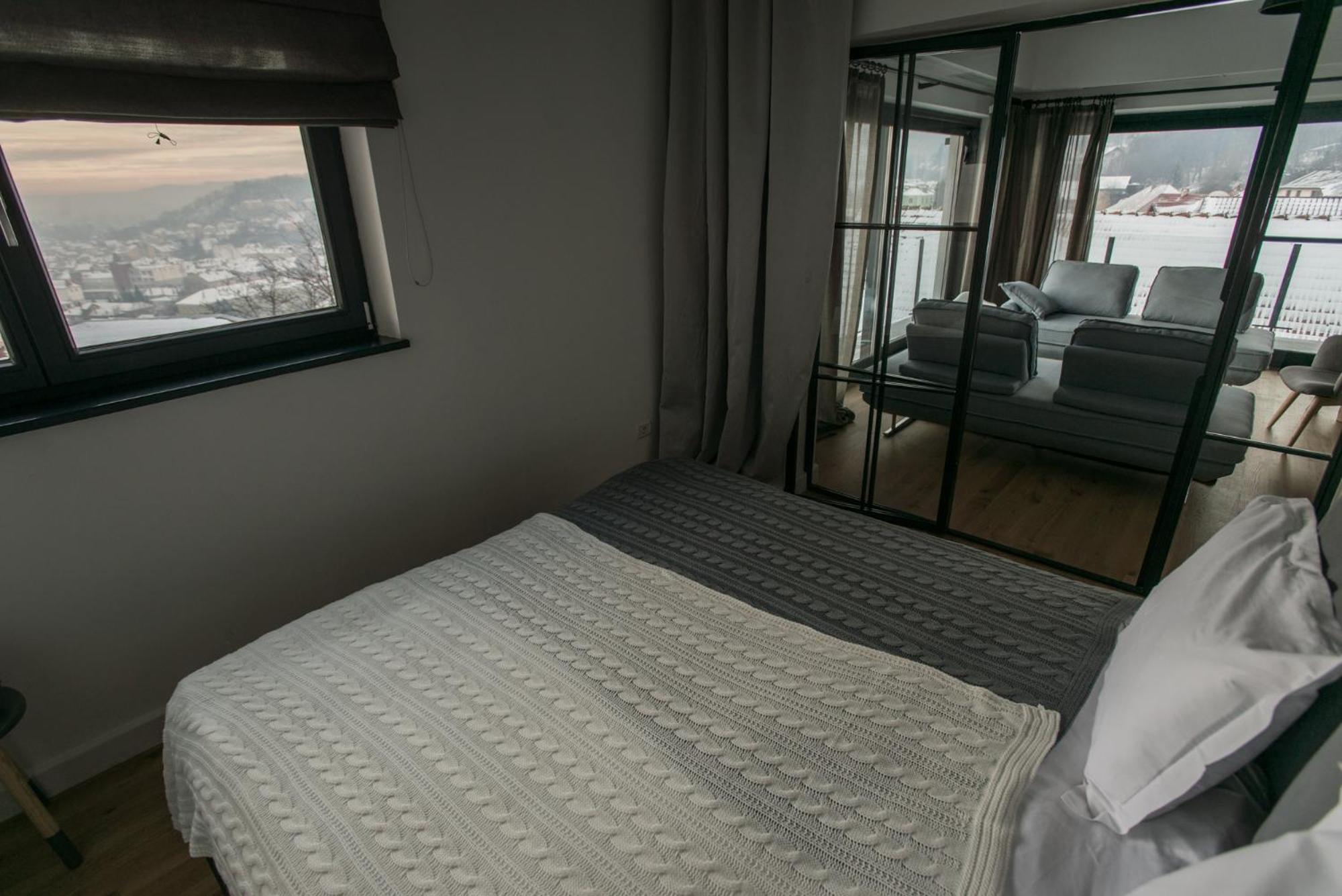 Apartment with Mountain View - Photo 12