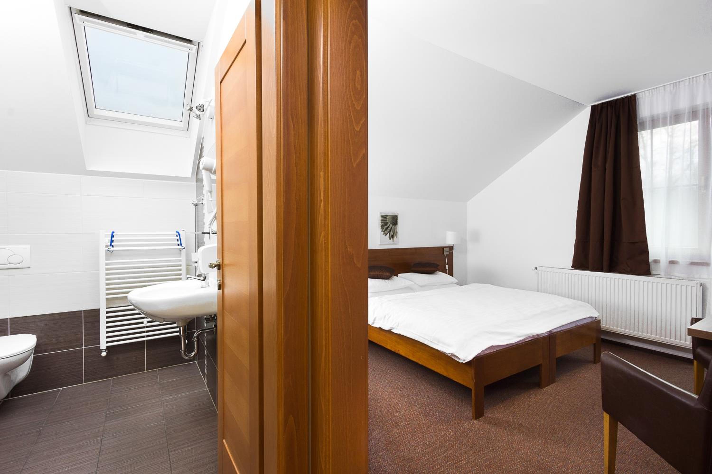 One-Bedroom Apartment (2 Adults)