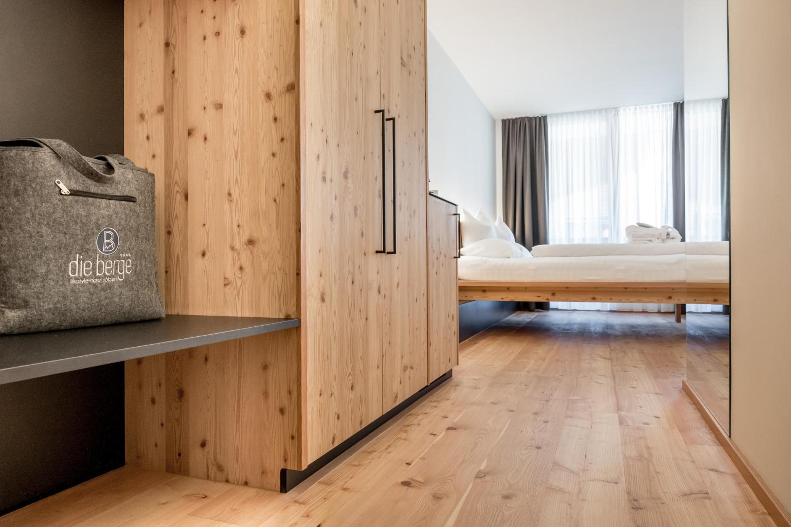 Family Suite M with Balcony - Photo 8