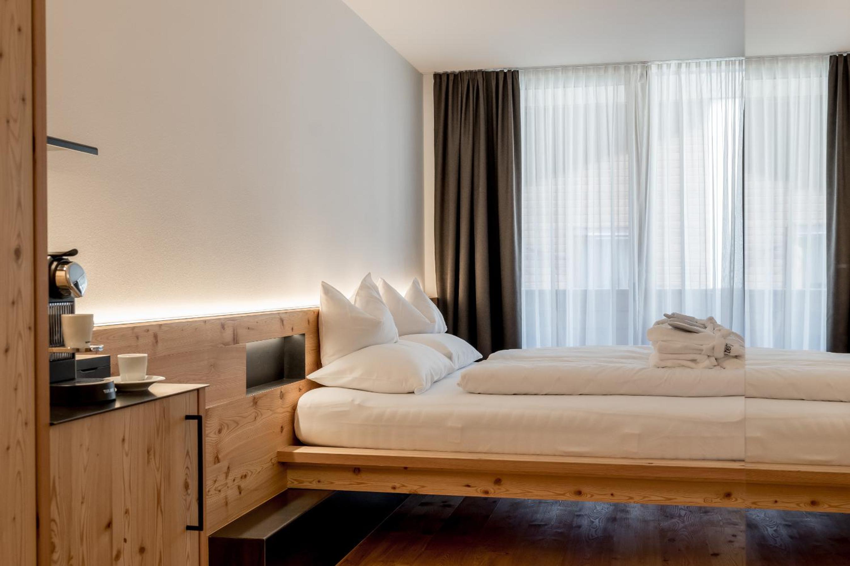 Double Room M with Balcony - Photo 6