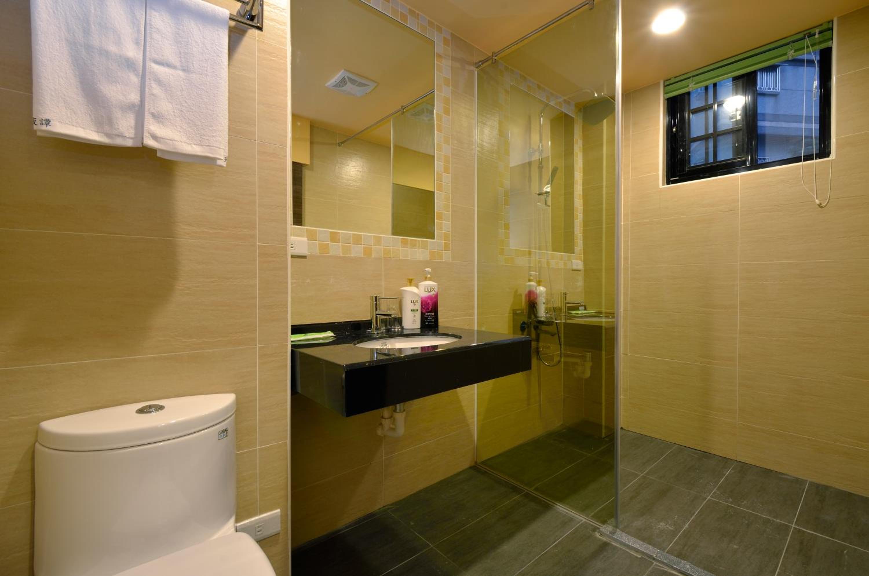 Budget Double Room photo 2