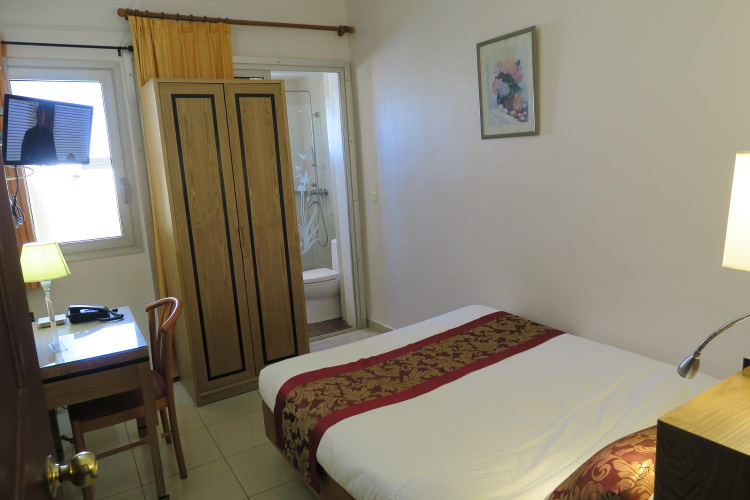 Standard Double Room - Photo 6