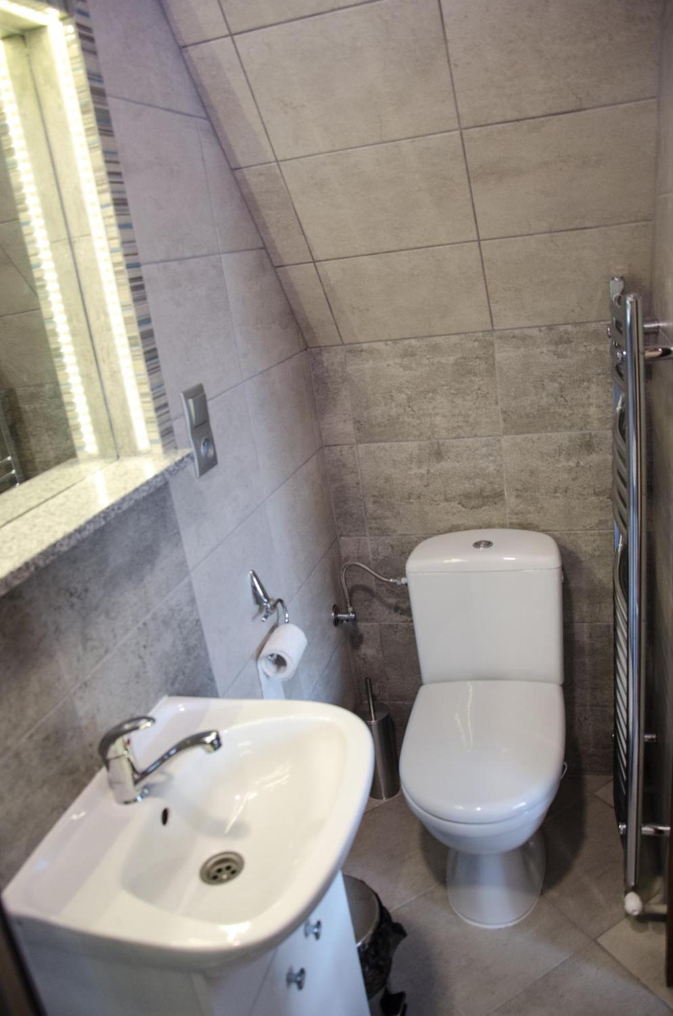 Triple Room with Bathroom - Photo 2