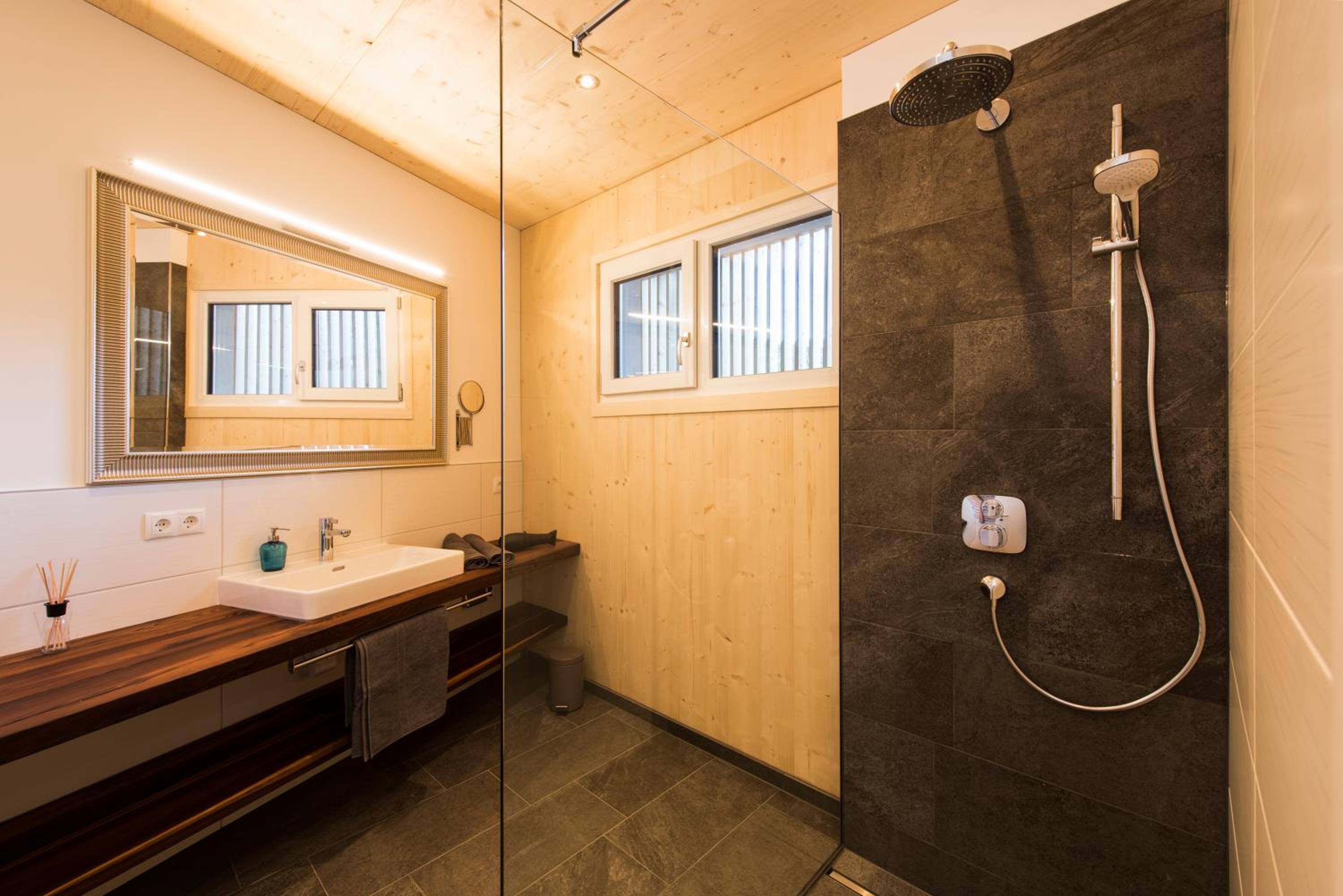 One-Bedroom Apartment - C2 photo 2