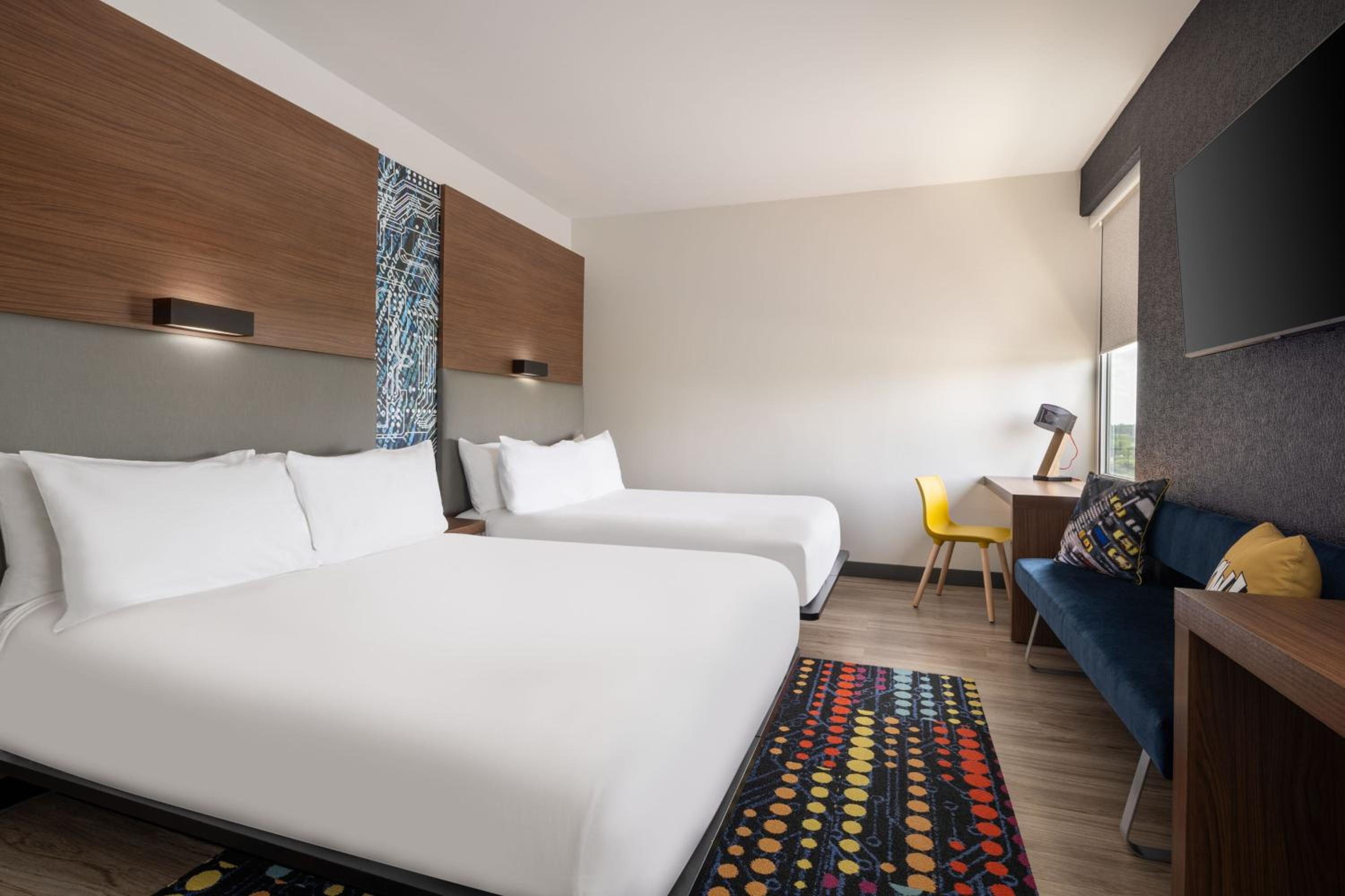 Top Floor Queen Room with Two Queen Beds and Roll-In Shower - Mobility Access/Hearing Accessible