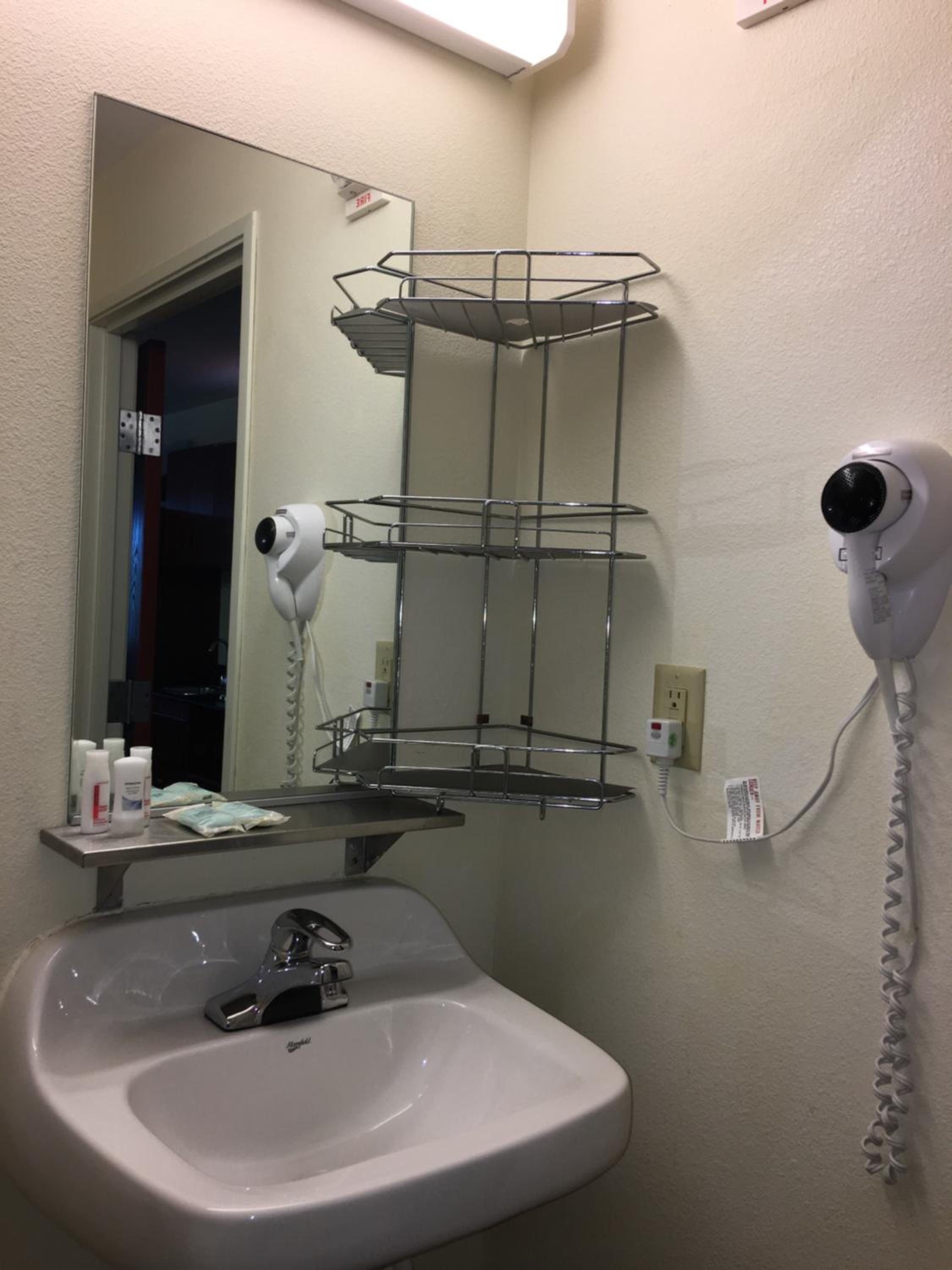 Queen Suite with Sofa Bed - Disability Access - Photo 10