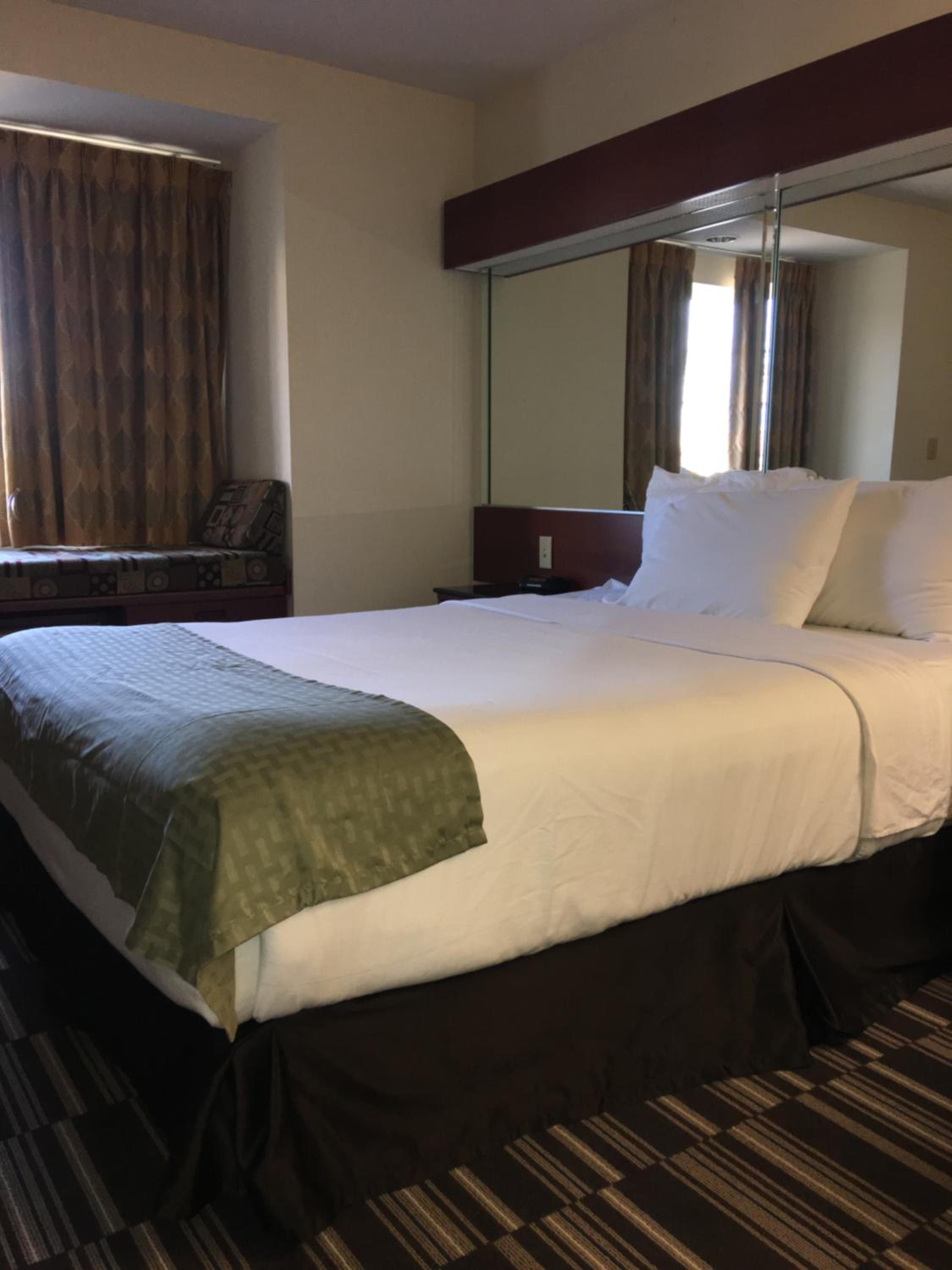 Queen Suite with Sofa Bed - Disability Access - Photo 3