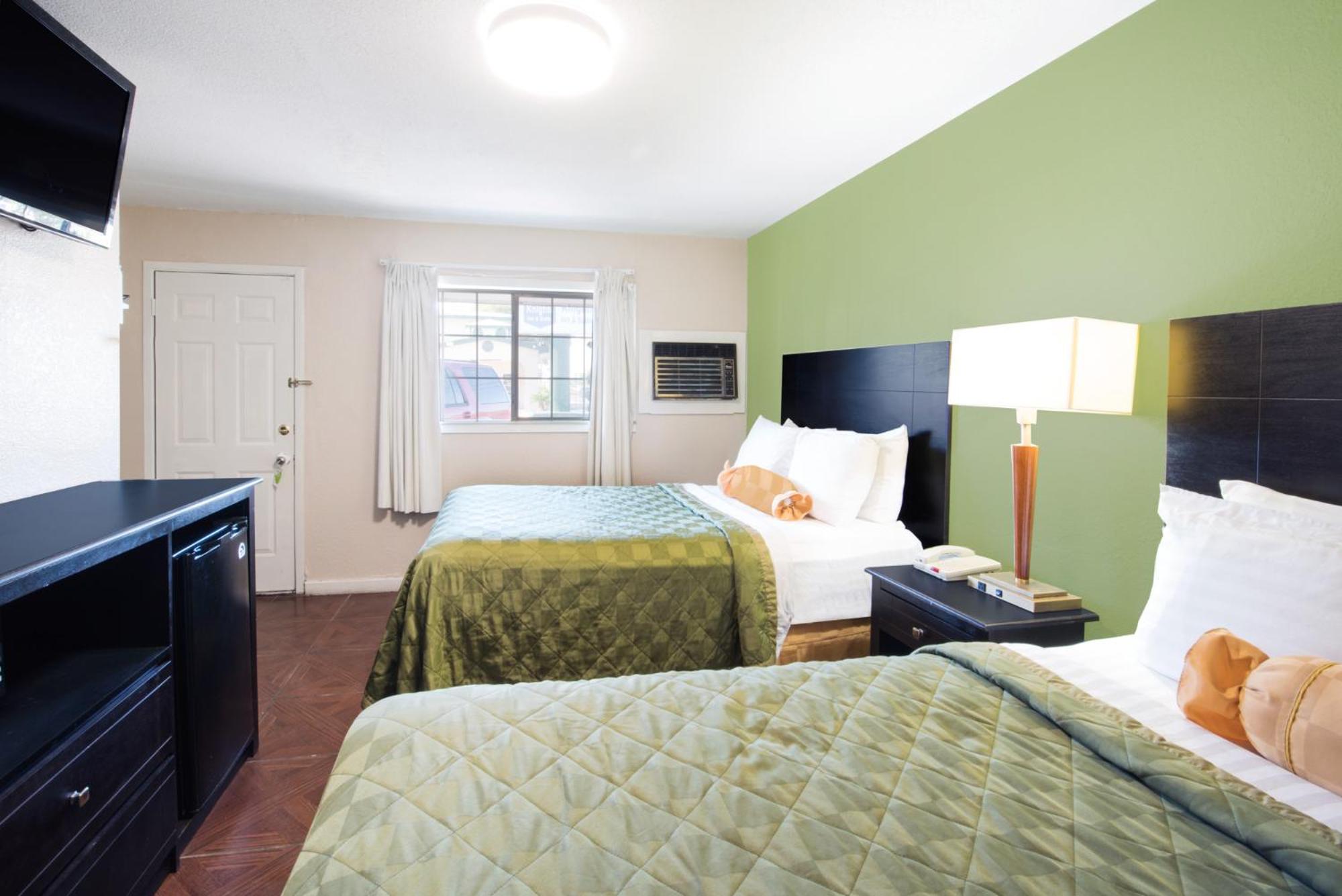 Double Room with Two Double Beds - Non-Smoking - Photo 1