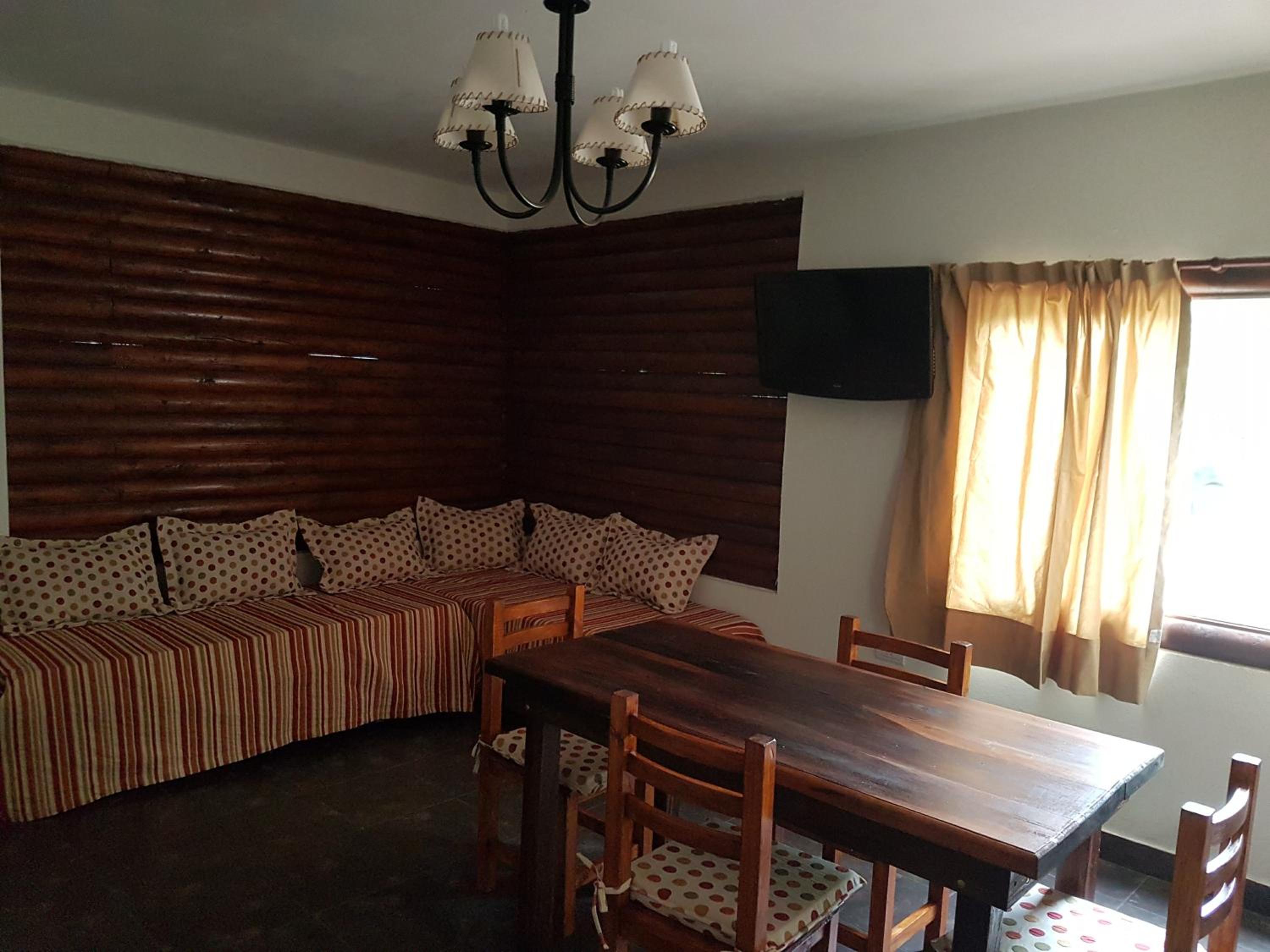 One-Bedroom Bungalow (Ground floor 5 Adults) photo 1