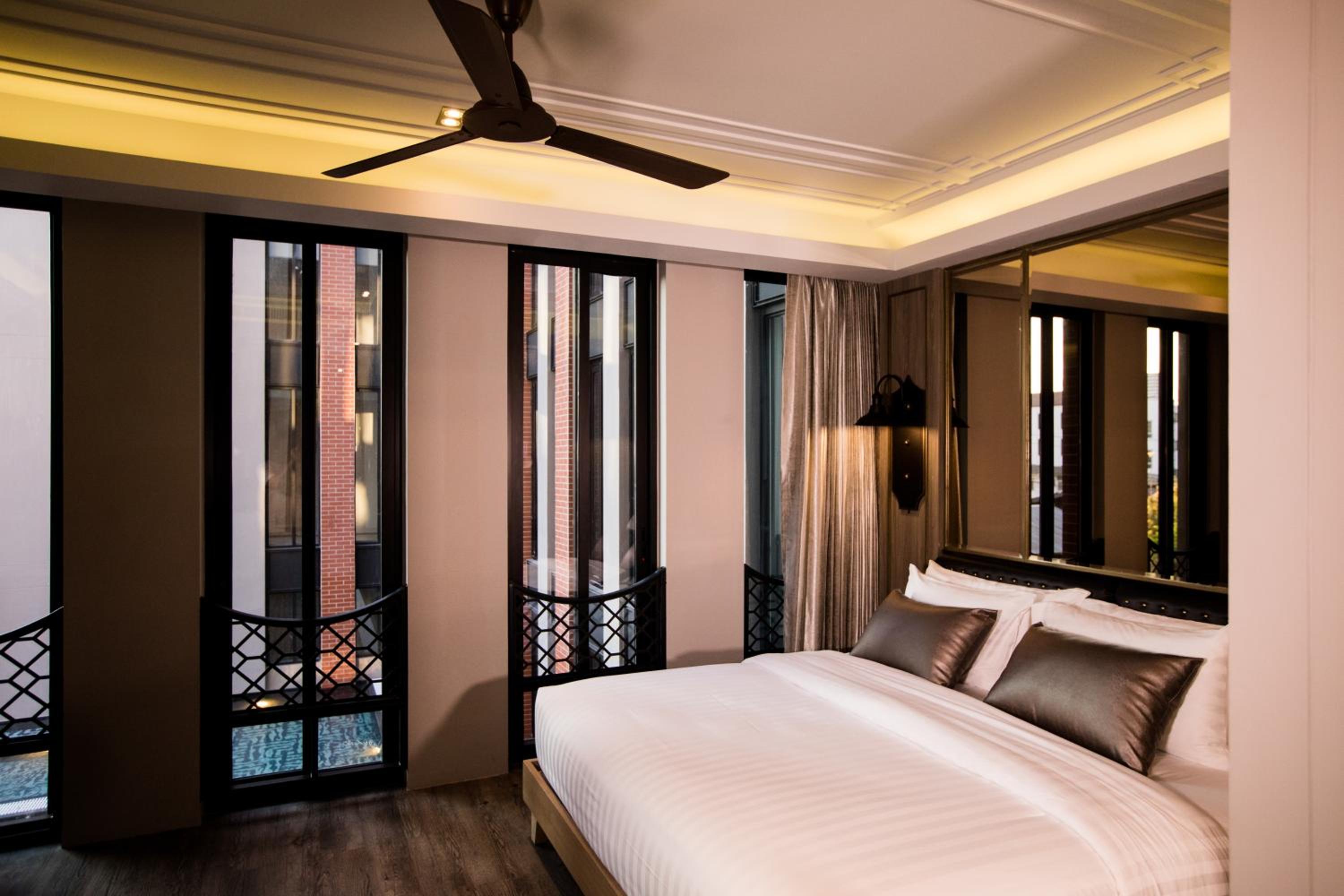 Deluxe Pool View Room  - Photo 13