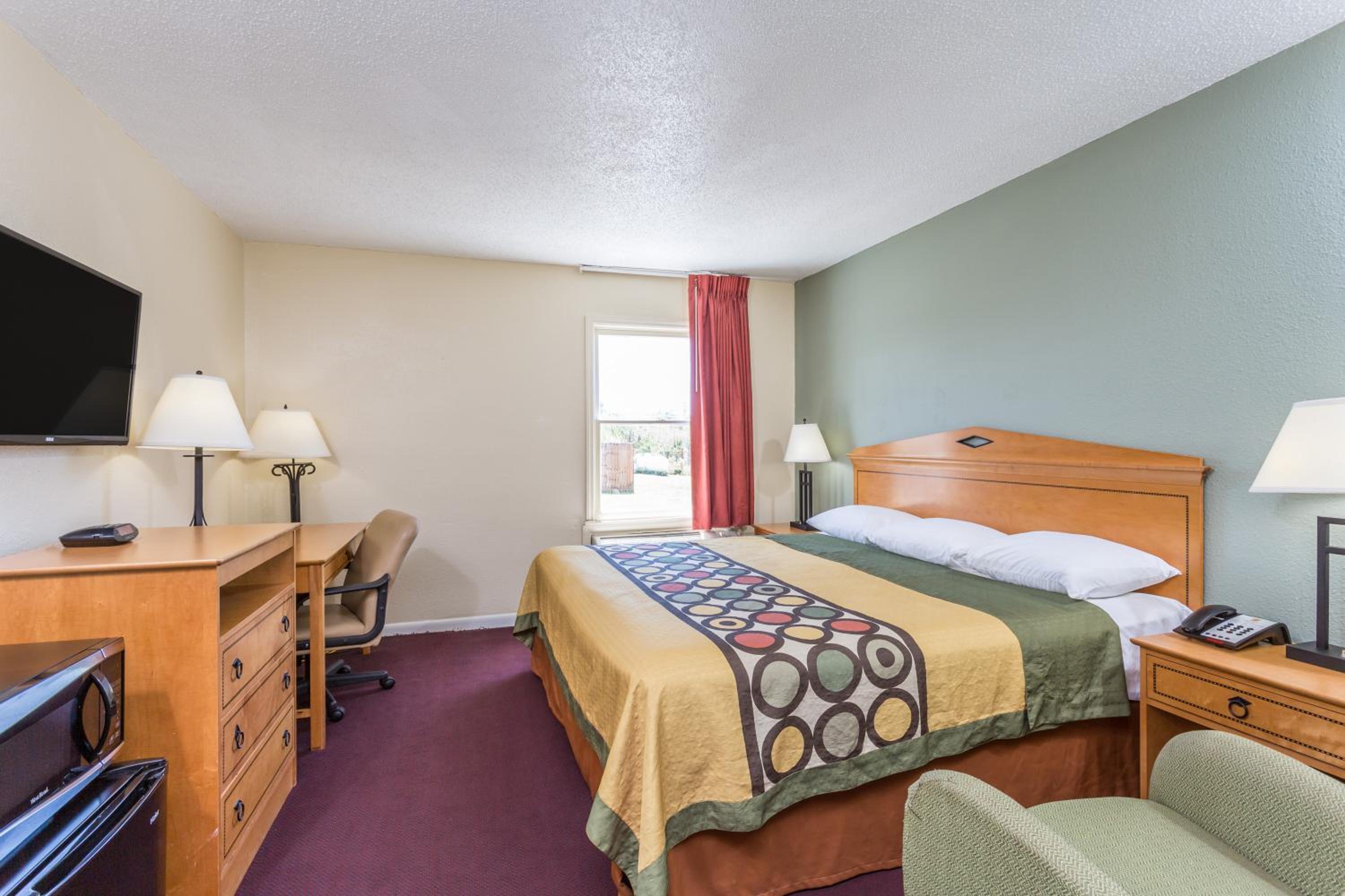 King Room - Disability Access - Non-Smoking - Photo 1