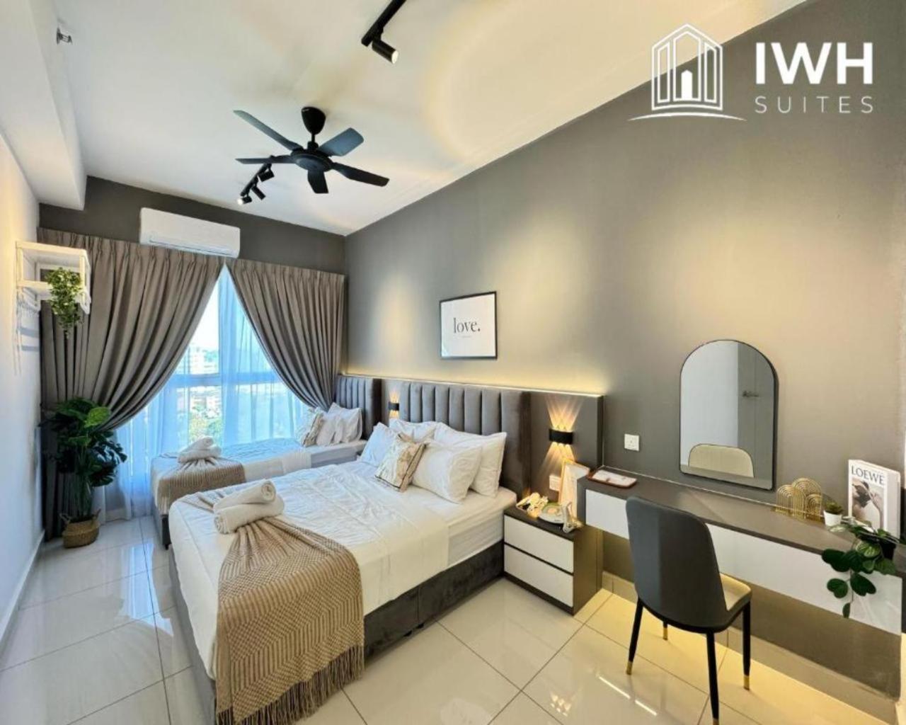 One-Bedroom Apartment with Balcony