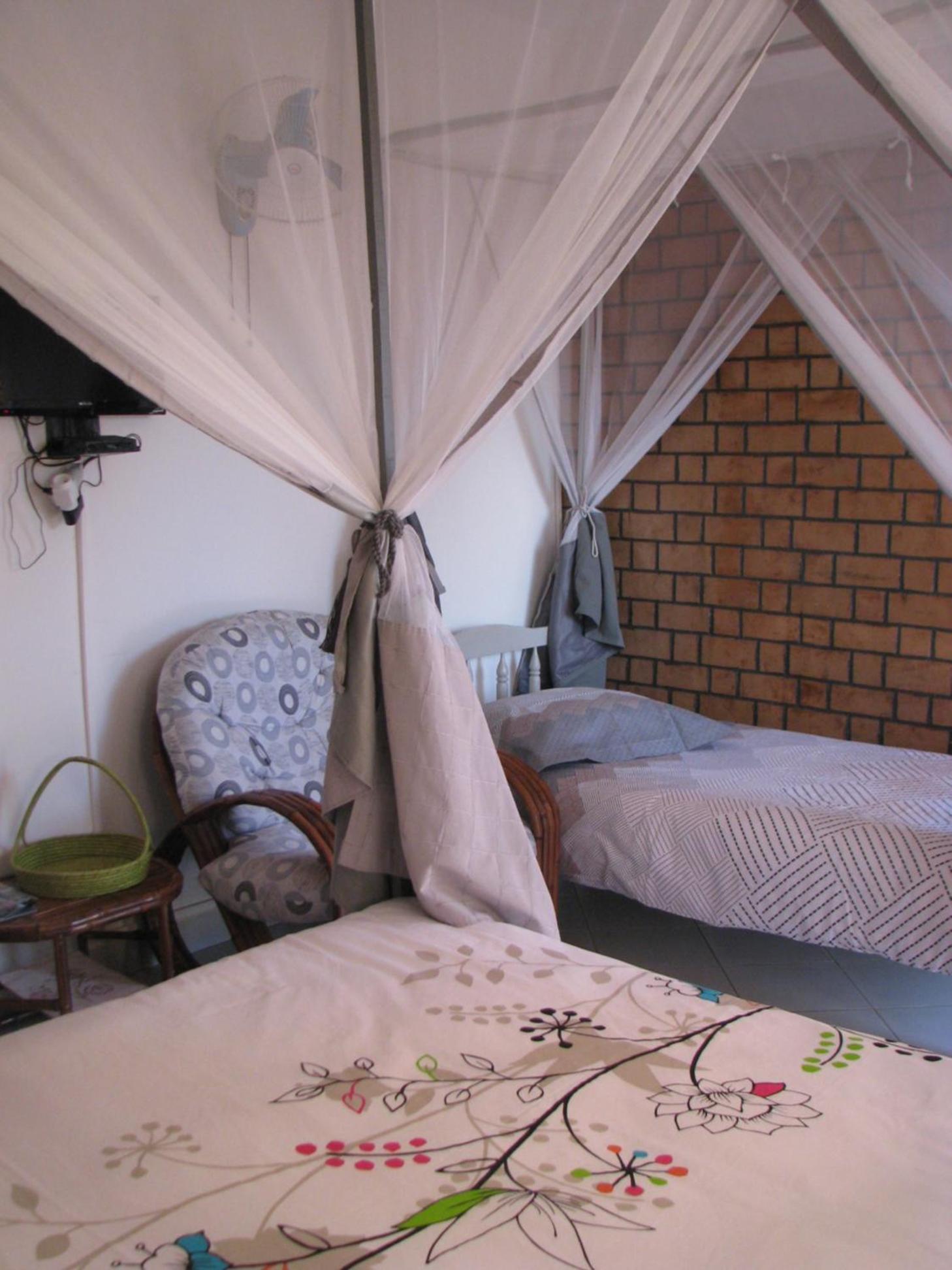 Triple Room with Pool View photo 3