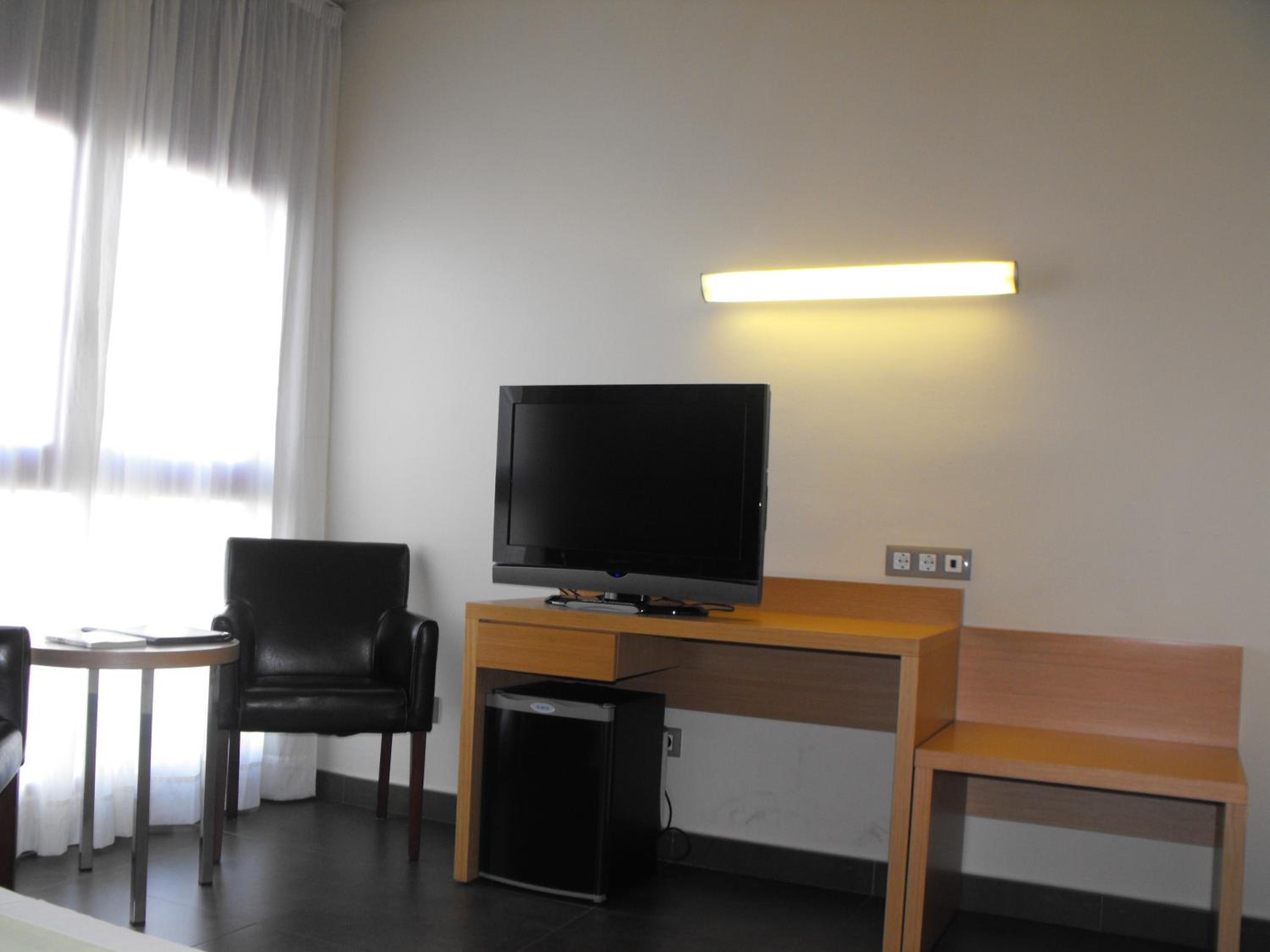 Double or Twin Room - Photo 9