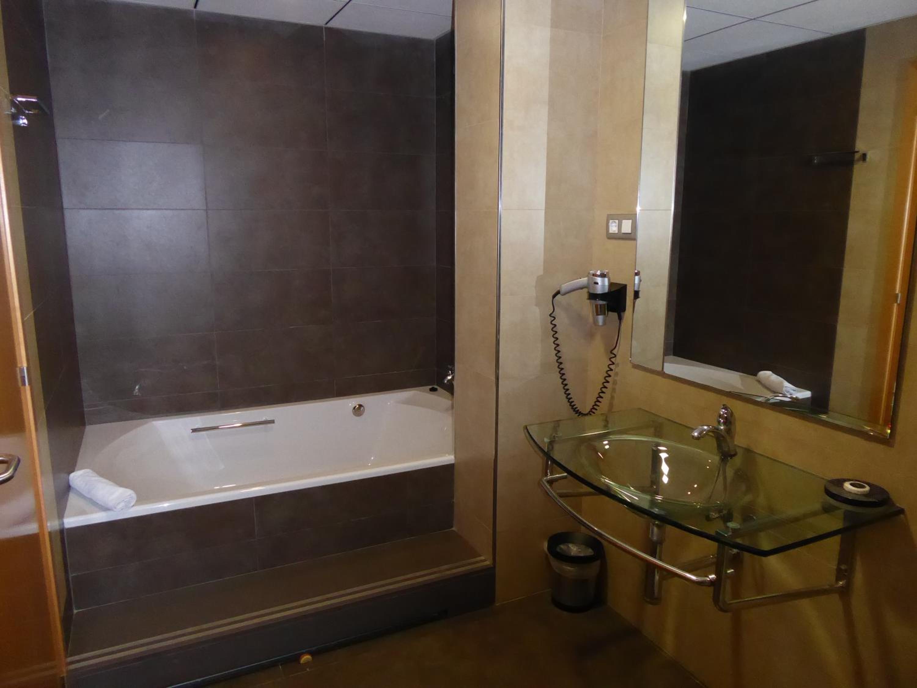Superior Double or Twin Room - Photo 10