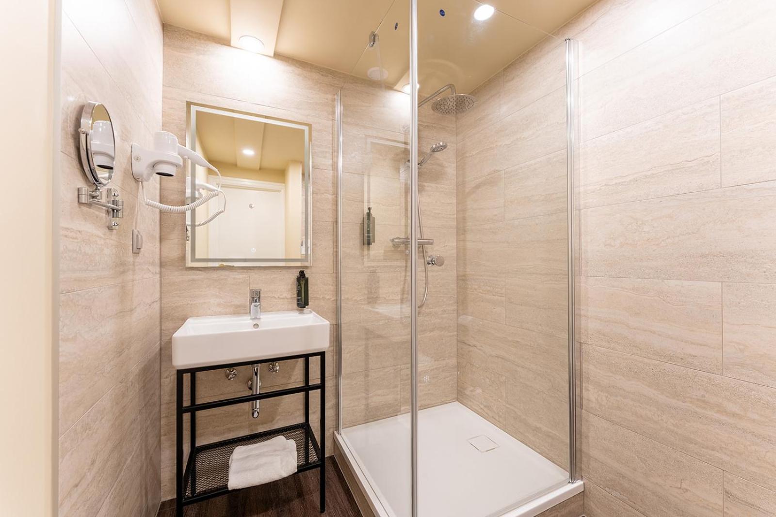Superior King Room photo 3