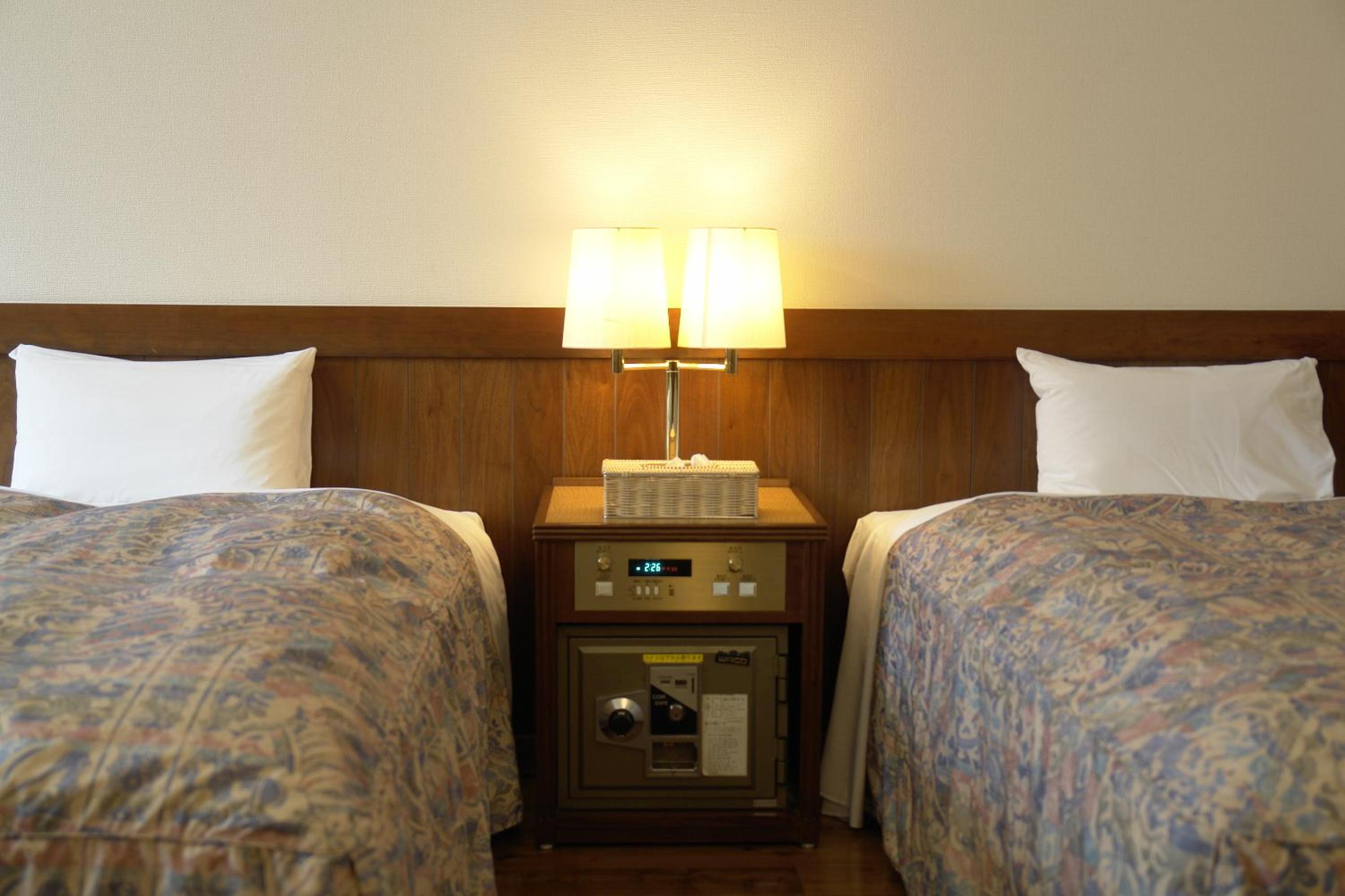 Twin Room - Photo 5