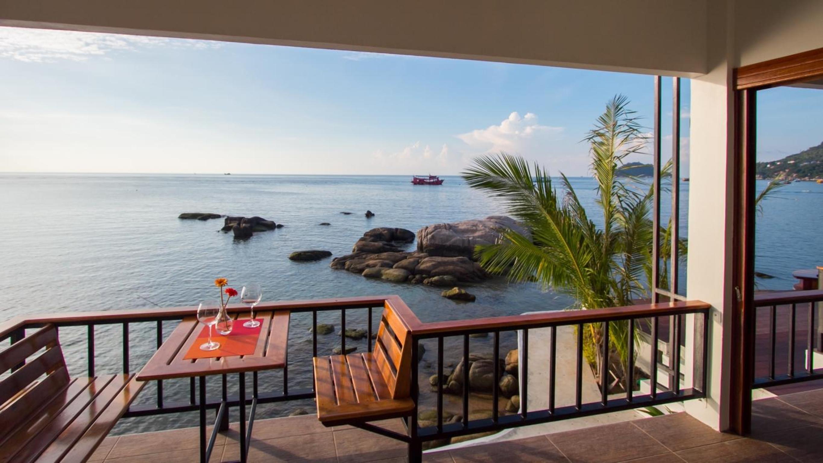 Deluxe Double or Twin Room with Sea View - Photo 20