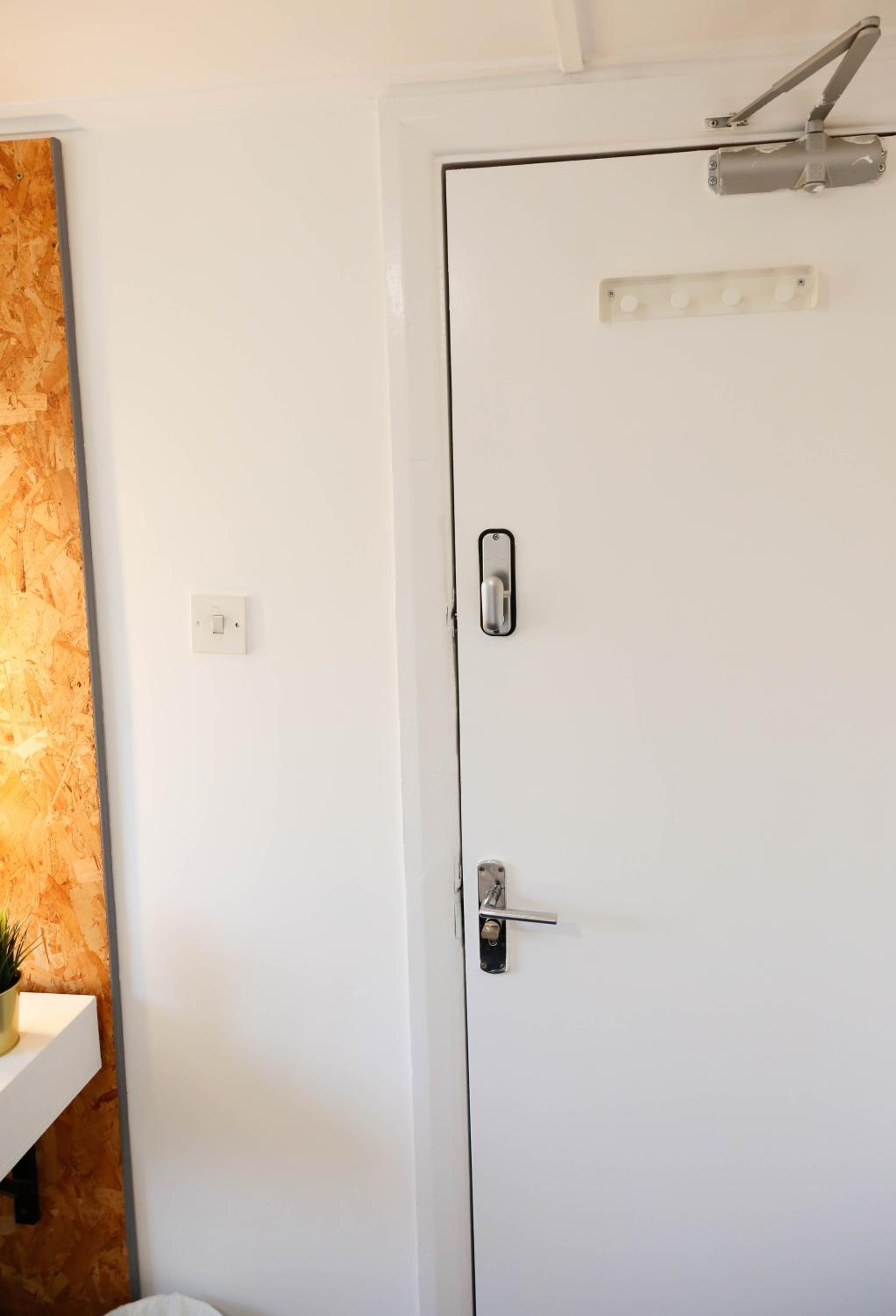 Standard Double Room with Shared Bathroom photo 3