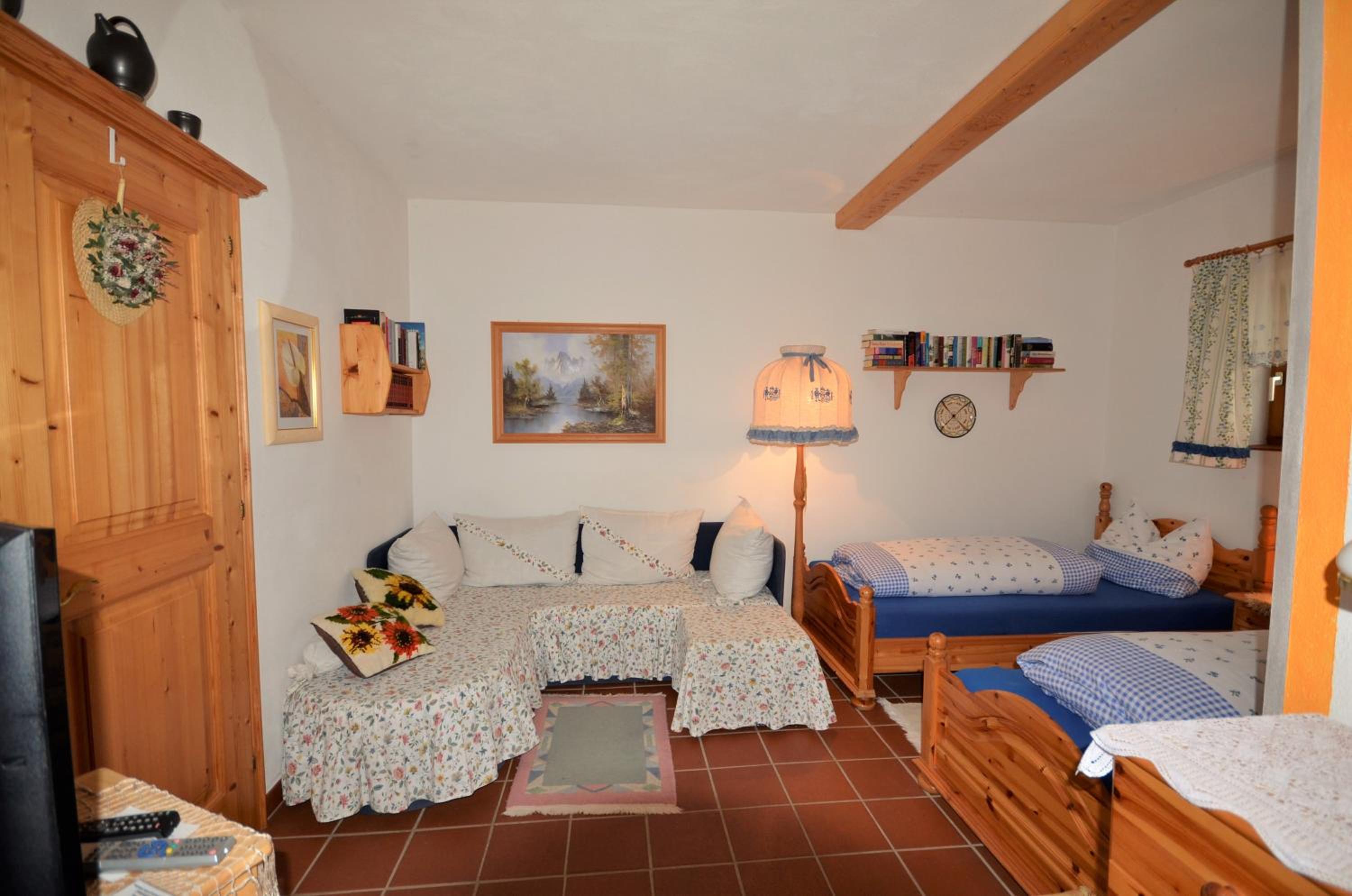 One-Bedroom Apartment with Terrace photo 1