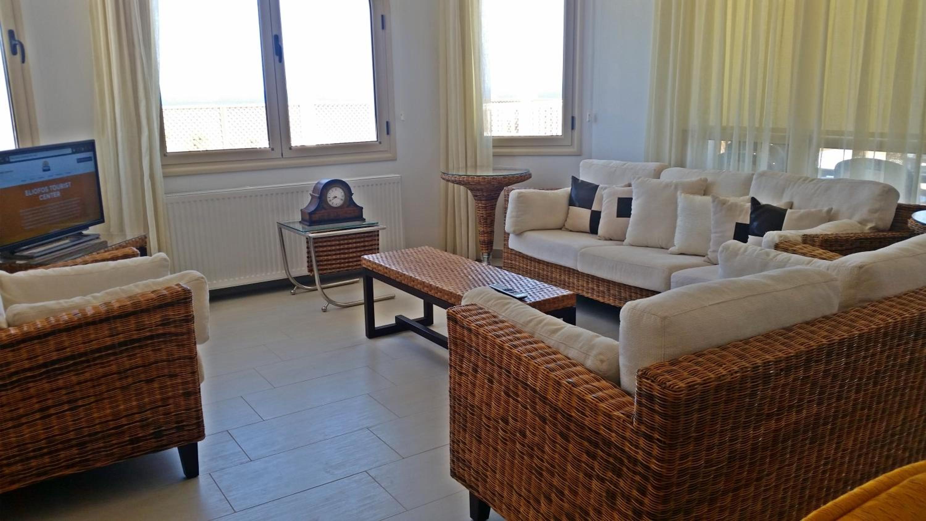 Villa with Sea View - Photo 12
