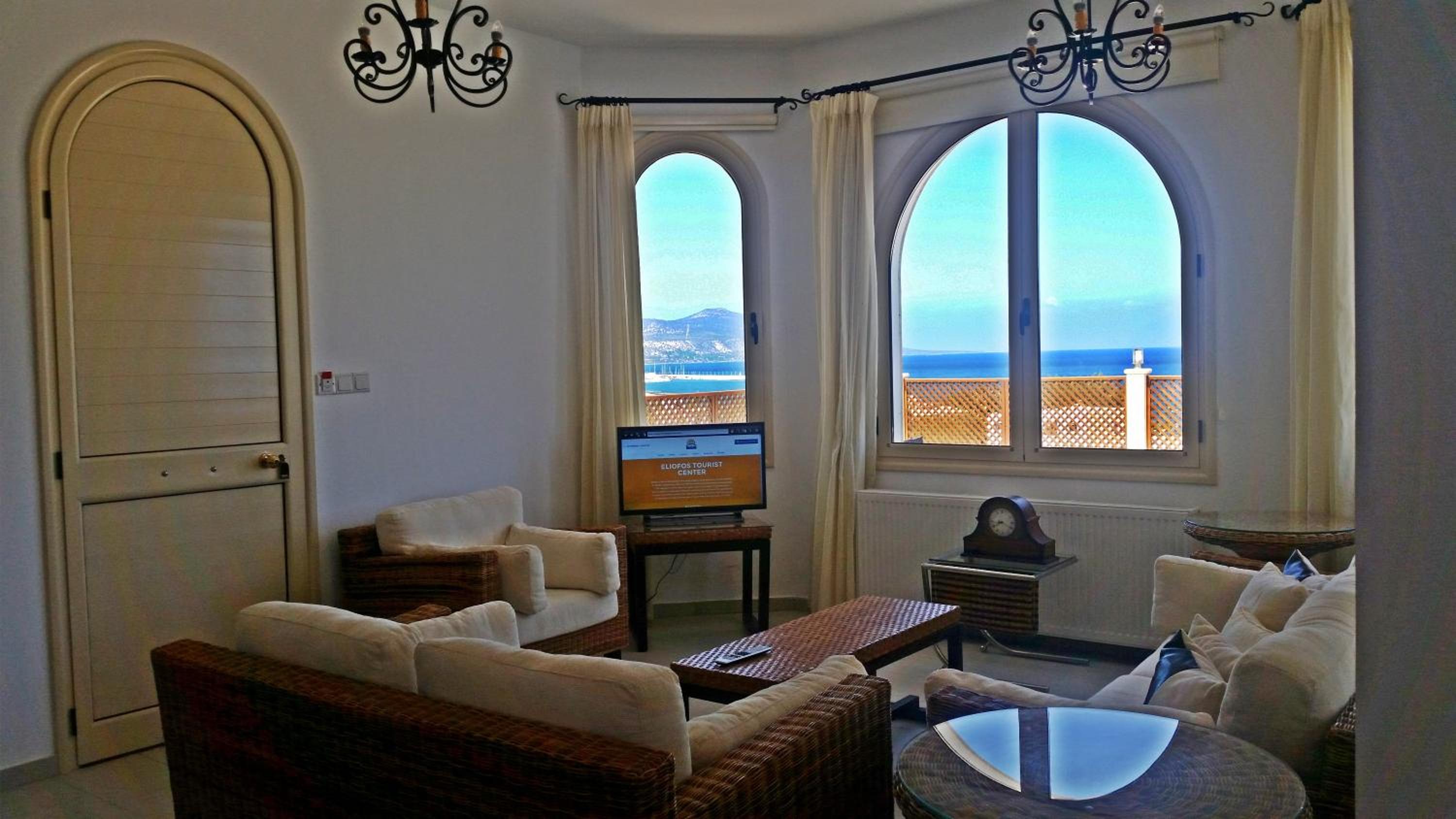 Villa with Sea View - Photo 3
