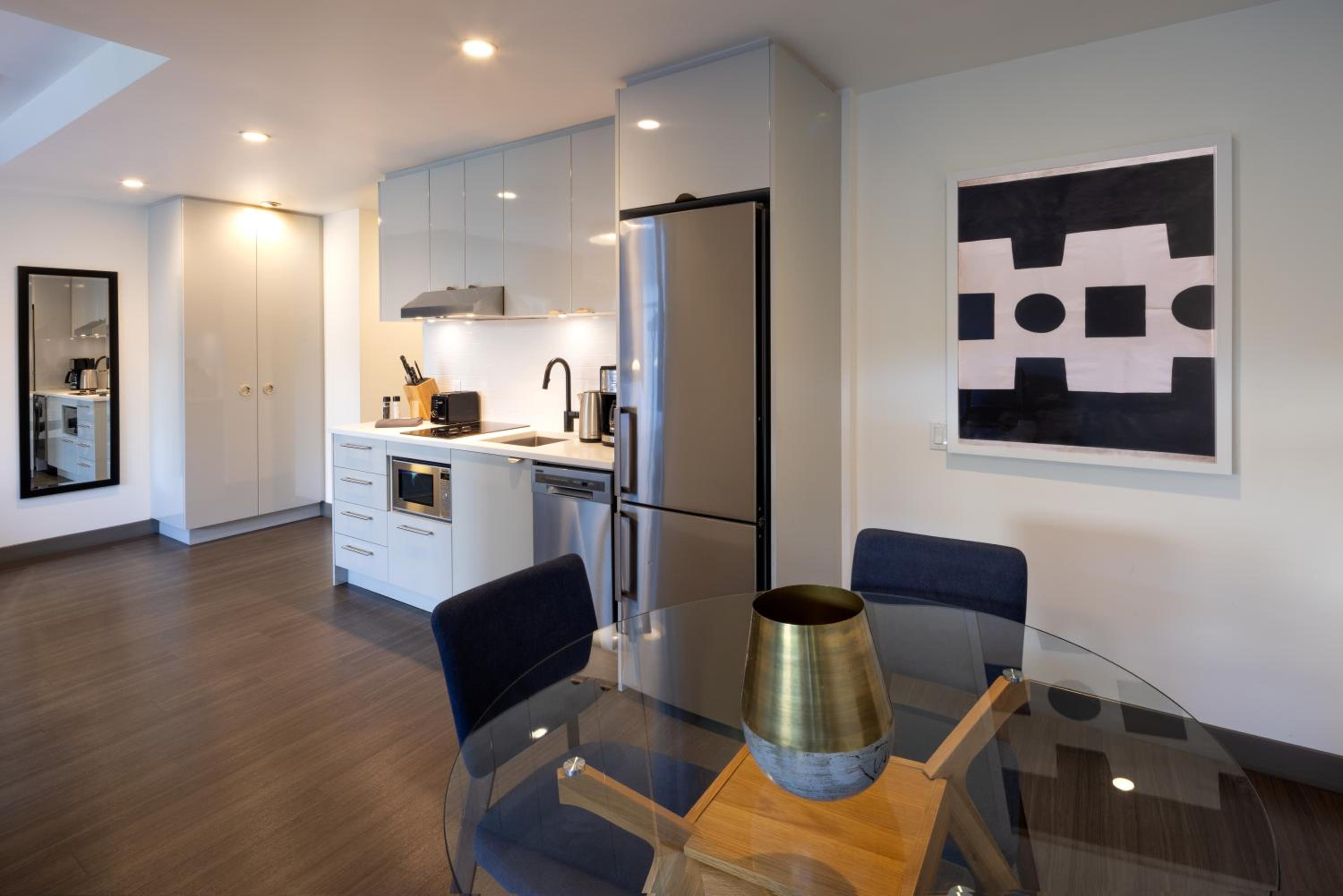 The Pacific One Bedroom King Suite w/Terrace photo 2