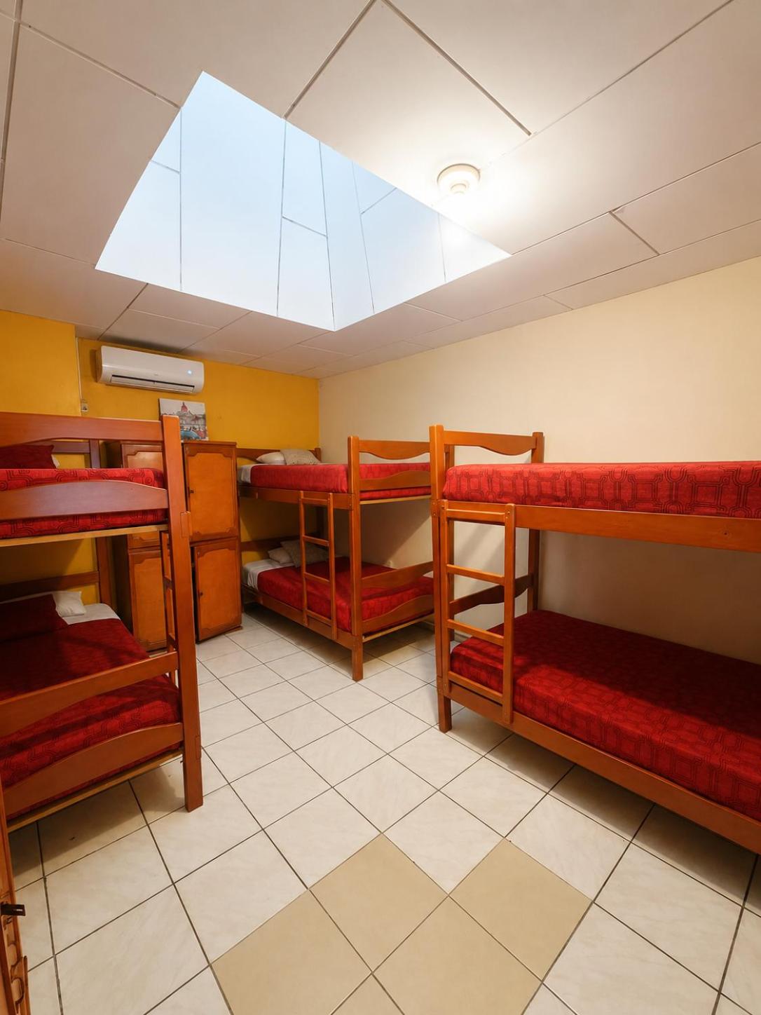 Bed in 6-Bed Dormitory Room photo 2