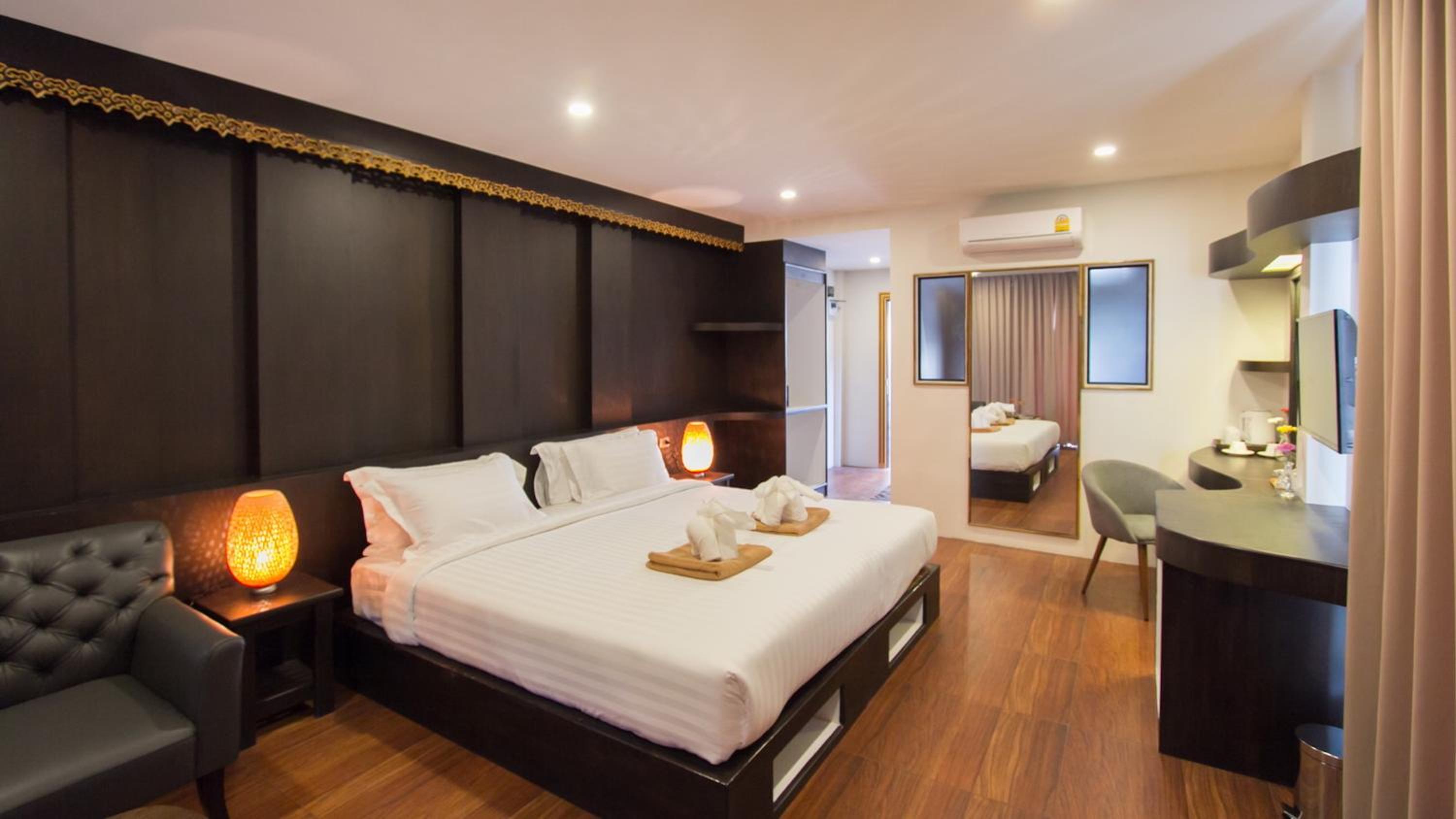Deluxe Double or Twin Room with Sea View - Photo 13